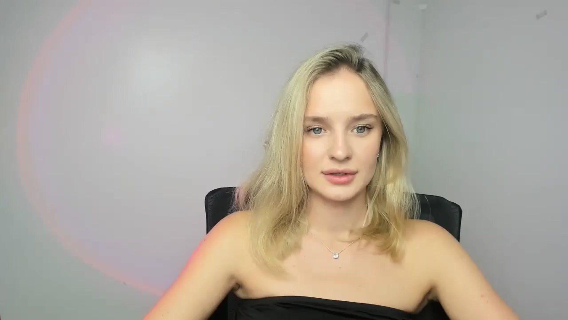Gallery image thumbnail from Bella_amorere's myfreecams stream on, 09/11/2024, 11:40 image 9 of 20