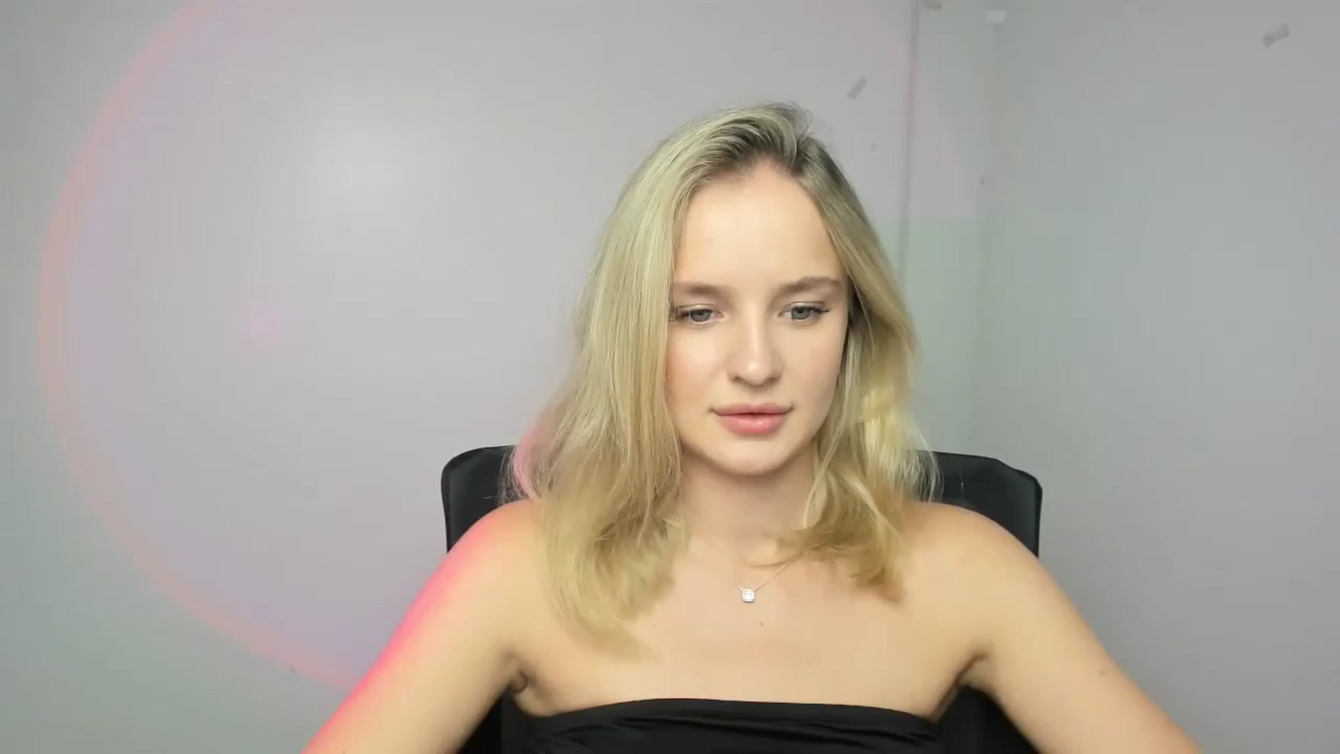 Gallery image thumbnail from Bella_amorere's myfreecams stream on, 09/11/2024, 11:40 image 4 of 20