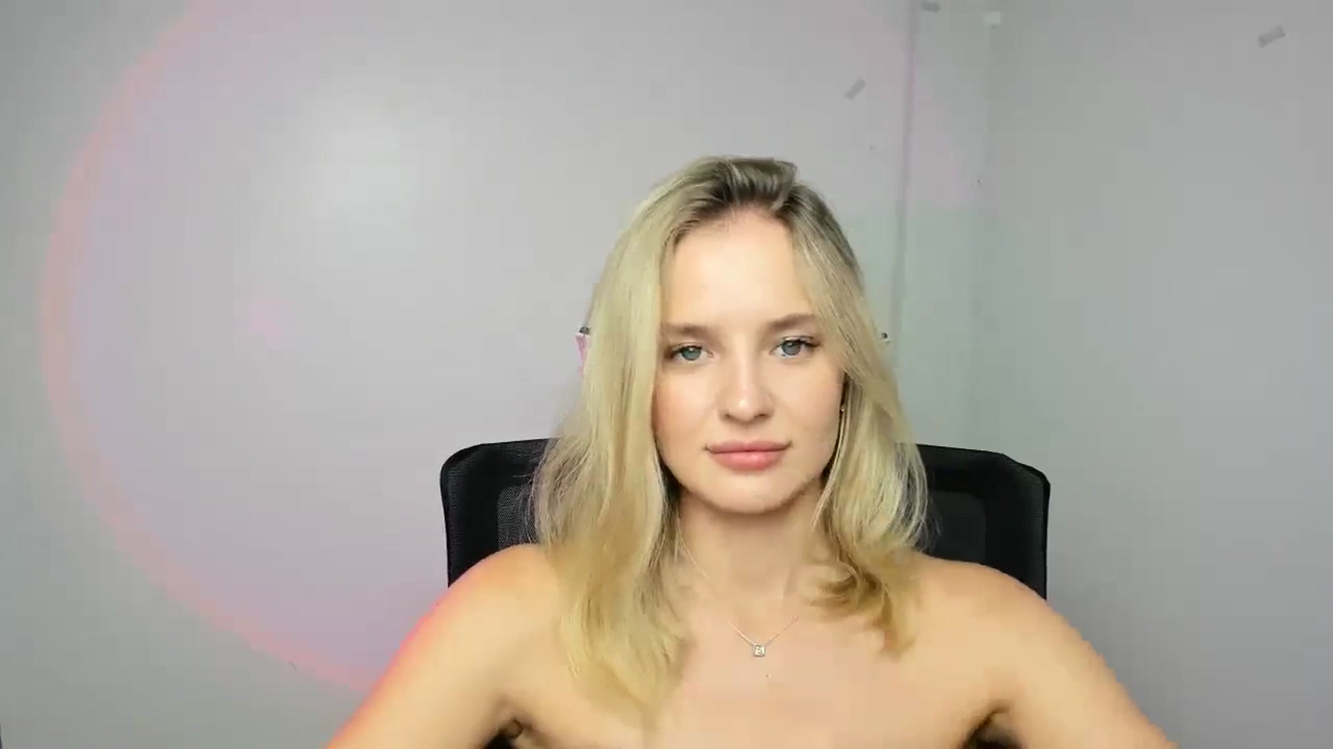 Gallery image thumbnail from Bella_amorere's myfreecams stream on, 09/11/2024, 12:20 image 9 of 20
