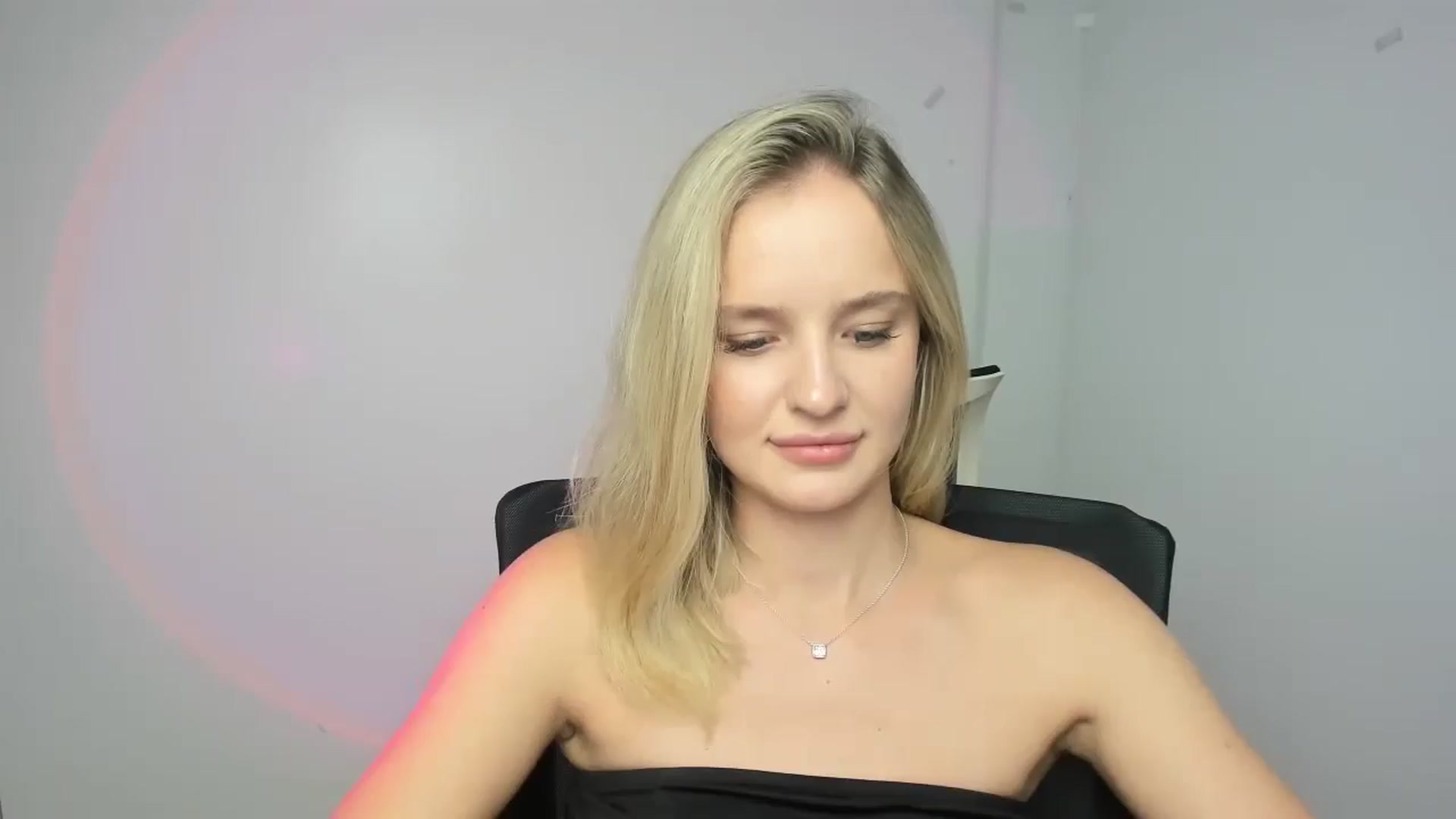 Gallery image thumbnail from Bella_amorere's myfreecams stream on, 09/11/2024, 12:20 image 2 of 20