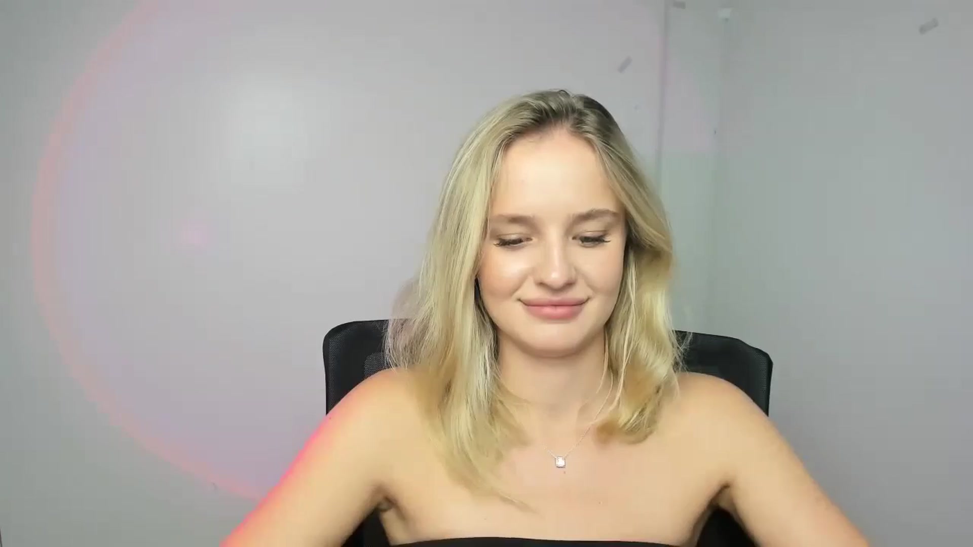 Gallery image thumbnail from Bella_amorere's myfreecams stream on, 09/11/2024, 13:05 image 3 of 20