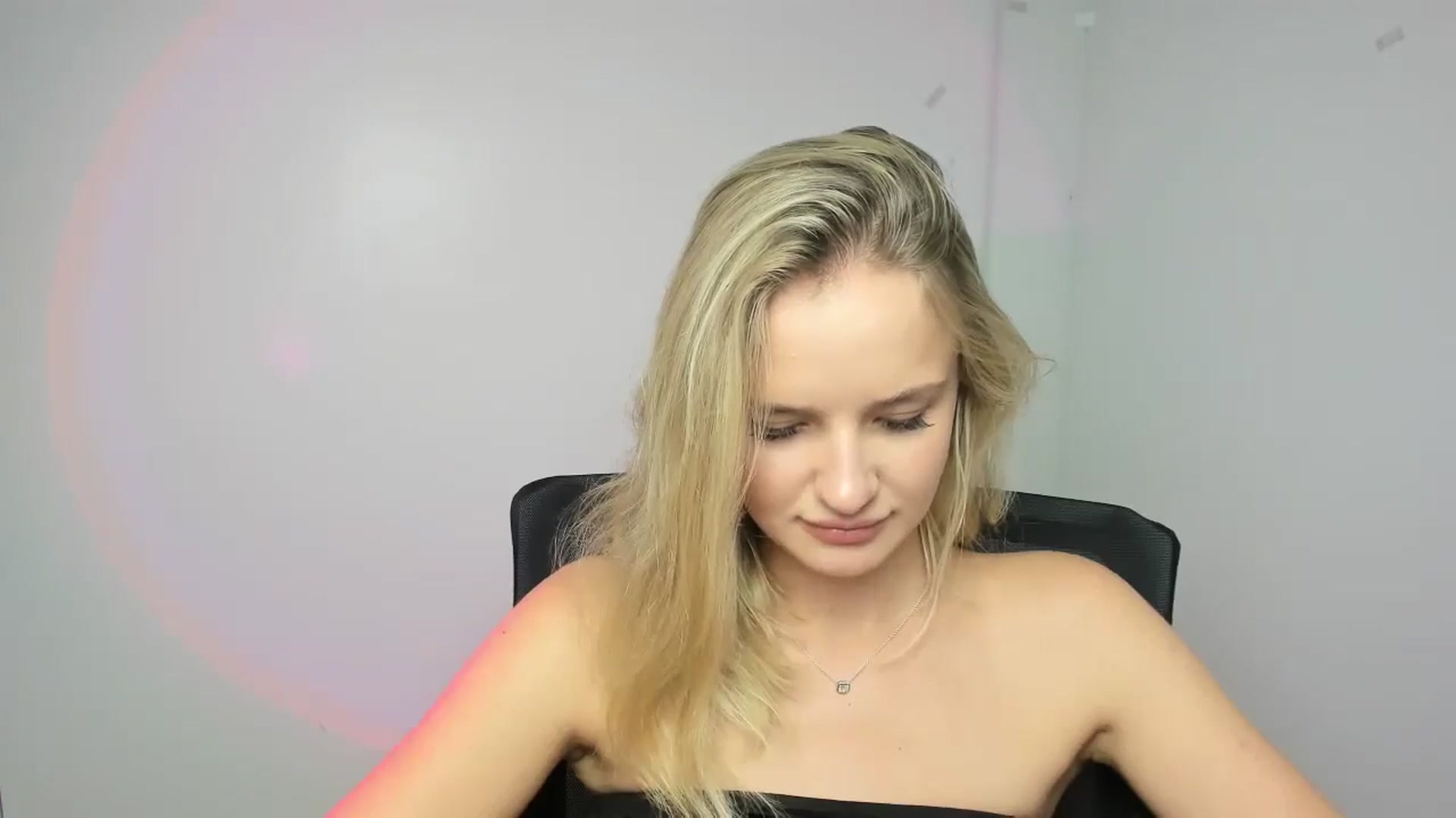 Gallery image thumbnail from Bella_amorere's myfreecams stream on, 09/11/2024, 13:05 image 20 of 20