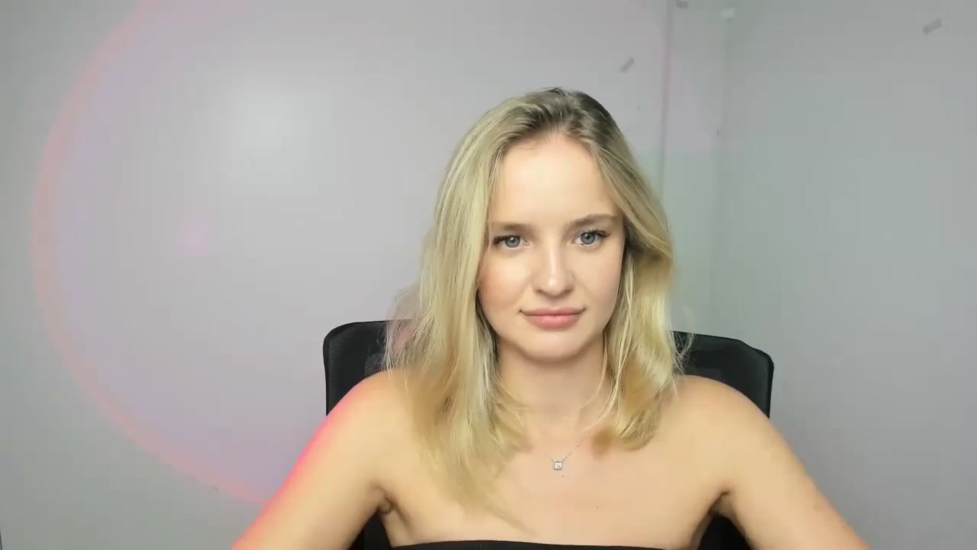 Gallery image thumbnail from Bella_amorere's myfreecams stream on, 09/11/2024, 13:05 image 4 of 20