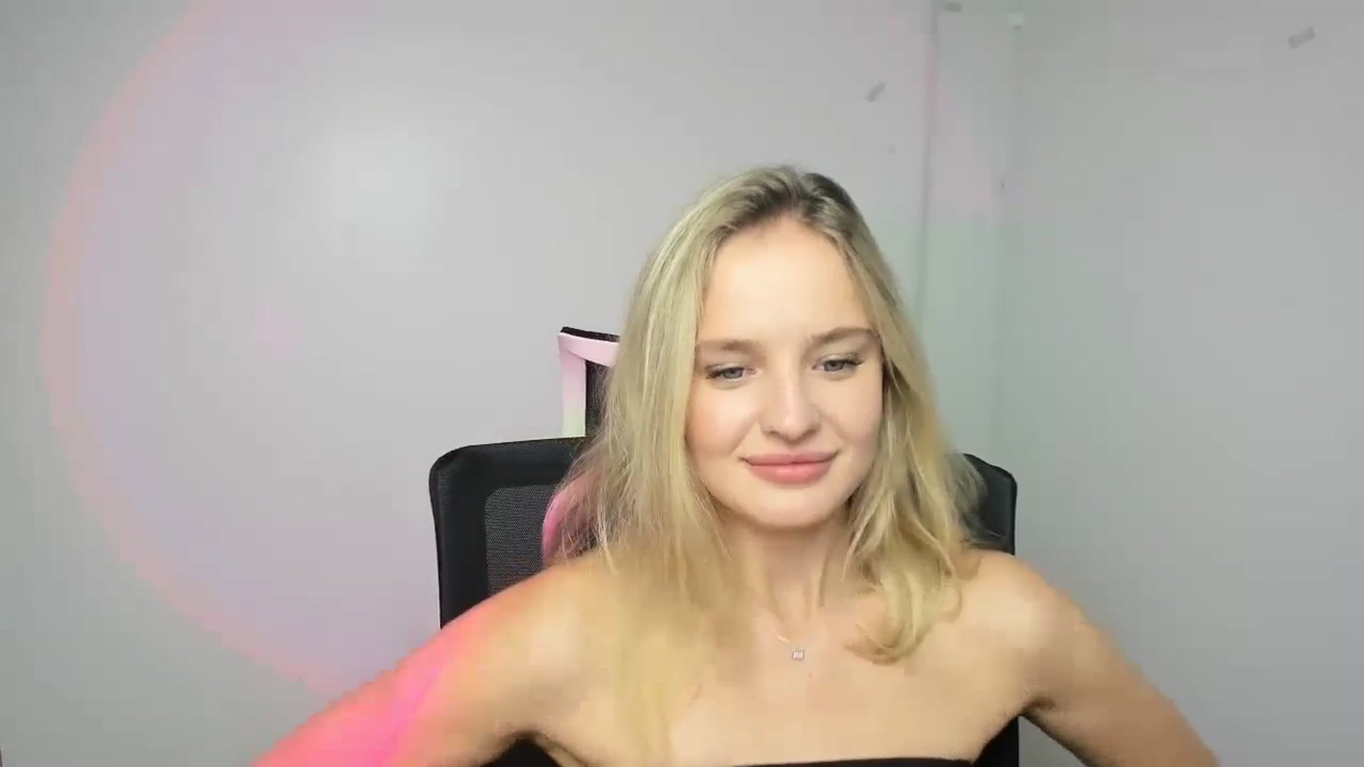Gallery image thumbnail from Bella_amorere's myfreecams stream on, 09/11/2024, 13:41 image 7 of 20