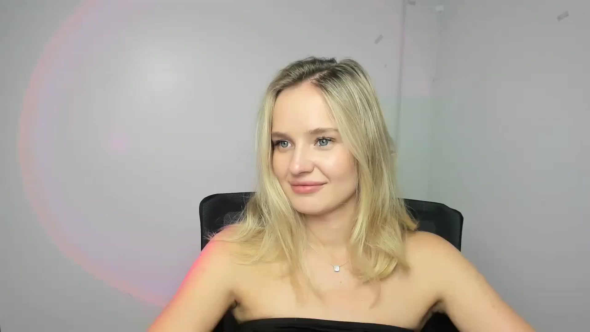 Gallery image thumbnail from Bella_amorere's myfreecams stream on, 09/11/2024, 13:41 image 12 of 20
