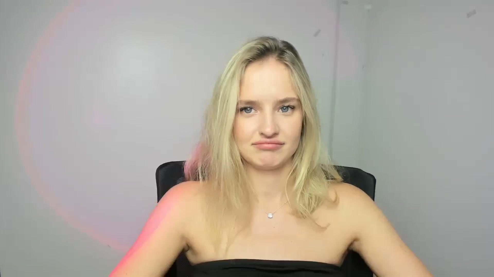 Gallery image thumbnail from Bella_amorere's myfreecams stream on, 09/11/2024, 13:41 image 8 of 20