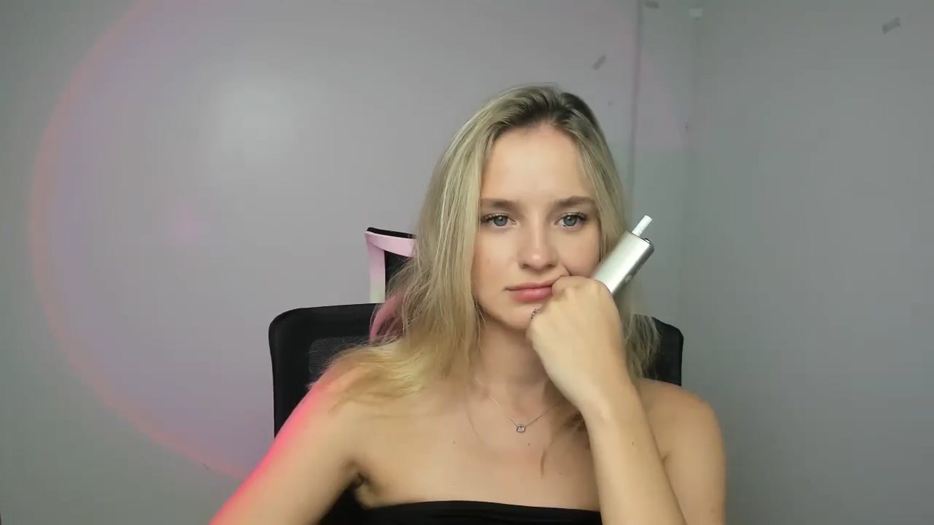 Gallery image thumbnail from Bella_amorere's myfreecams stream on, 09/11/2024, 13:41 image 5 of 20