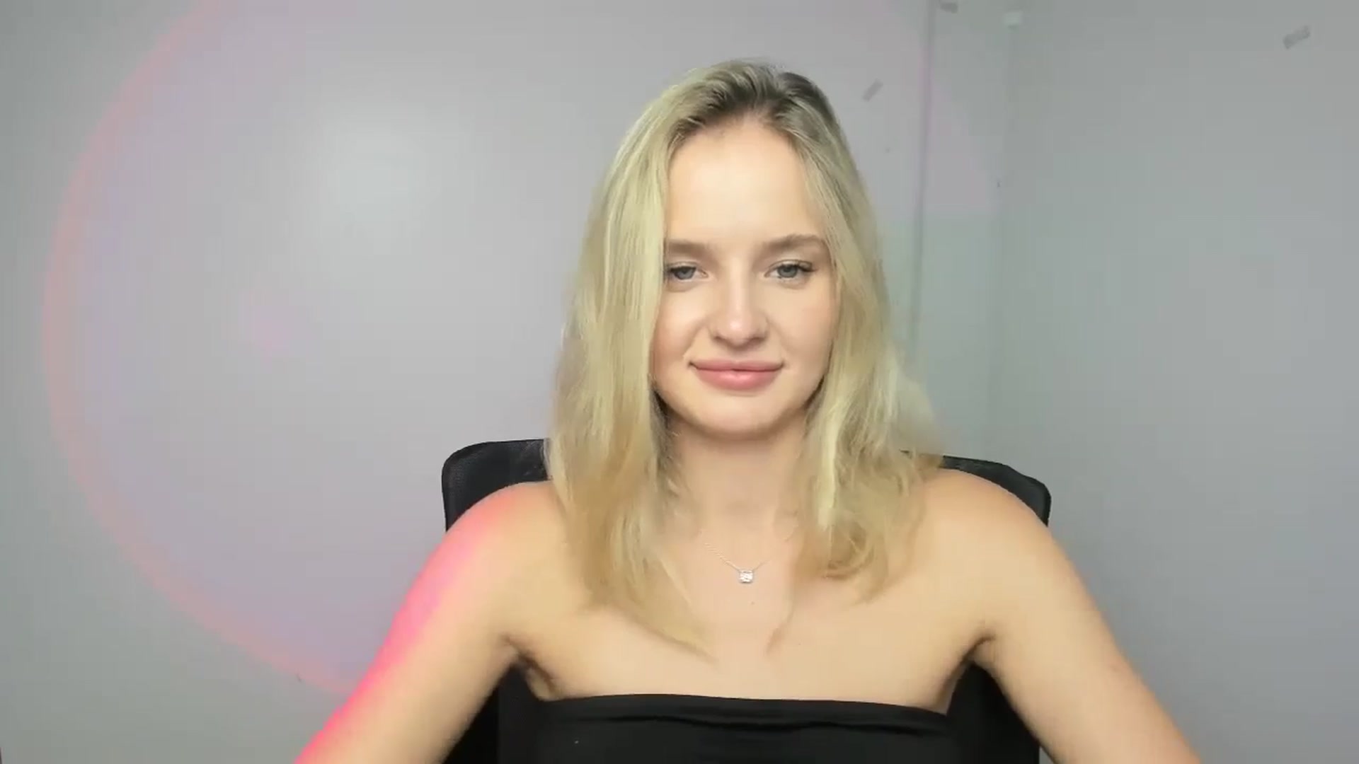 Gallery image thumbnail from Bella_amorere's myfreecams stream on, 09/11/2024, 13:41 image 3 of 20