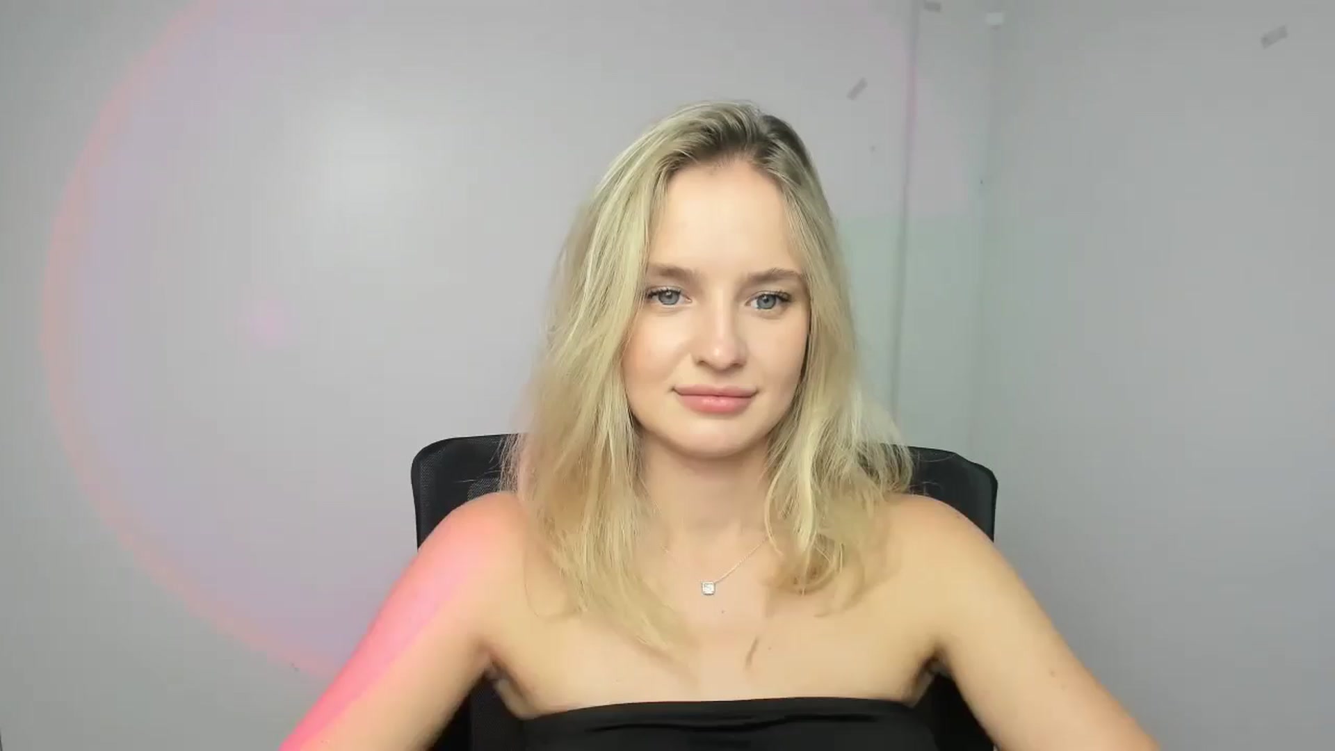 Gallery image thumbnail from Bella_amorere's myfreecams stream on, 09/11/2024, 13:41 image 4 of 20