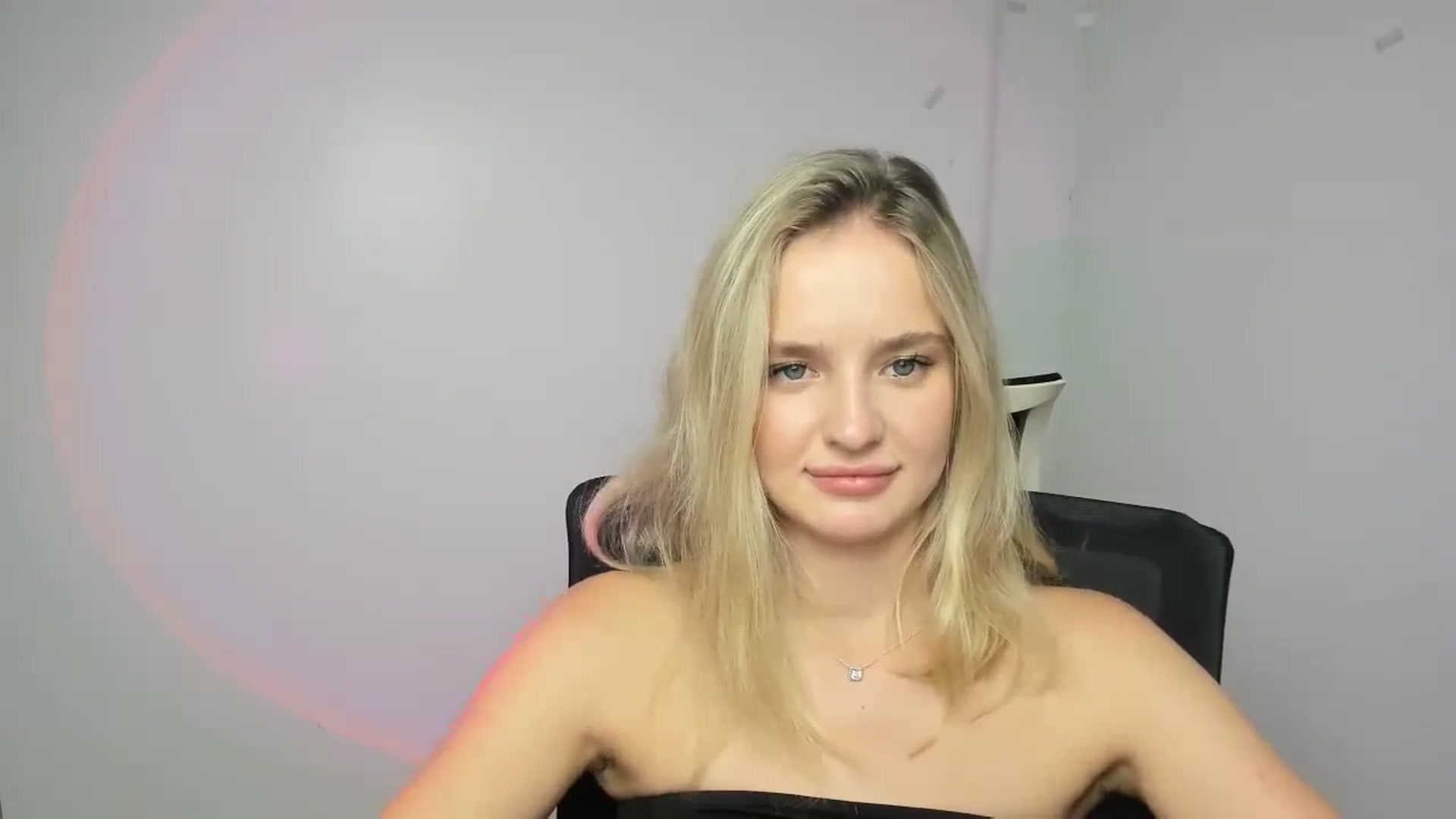 Gallery image thumbnail from Bella_amorere's myfreecams stream on, 09/11/2024, 13:41 image 18 of 20