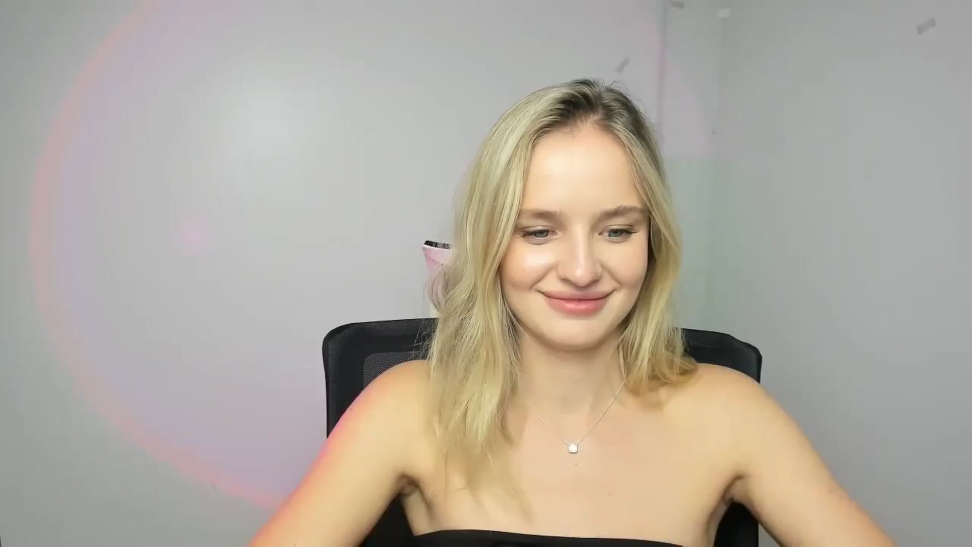 Gallery image thumbnail from Bella_amorere's myfreecams stream on, 09/11/2024, 16:27 image 1 of 20