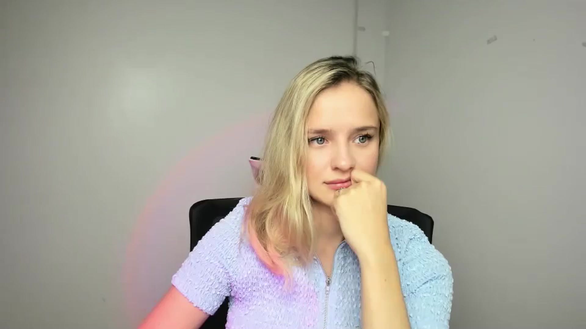Gallery image thumbnail from Bella_amorere's myfreecams stream on, 09/13/2024, 12:02 image 19 of 20