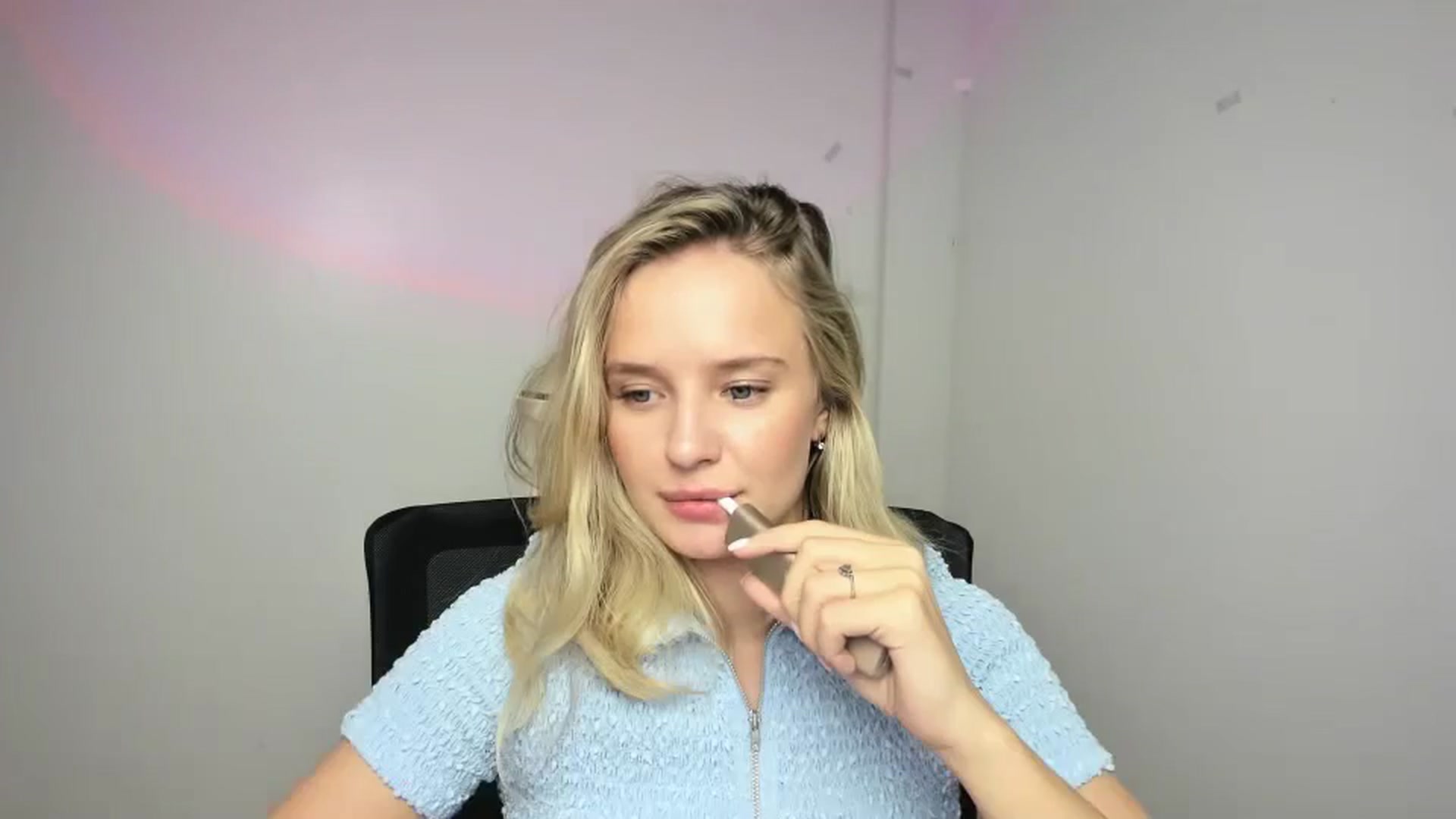 Gallery image thumbnail from Bella_amorere's myfreecams stream on, 09/13/2024, 15:24 image 15 of 20