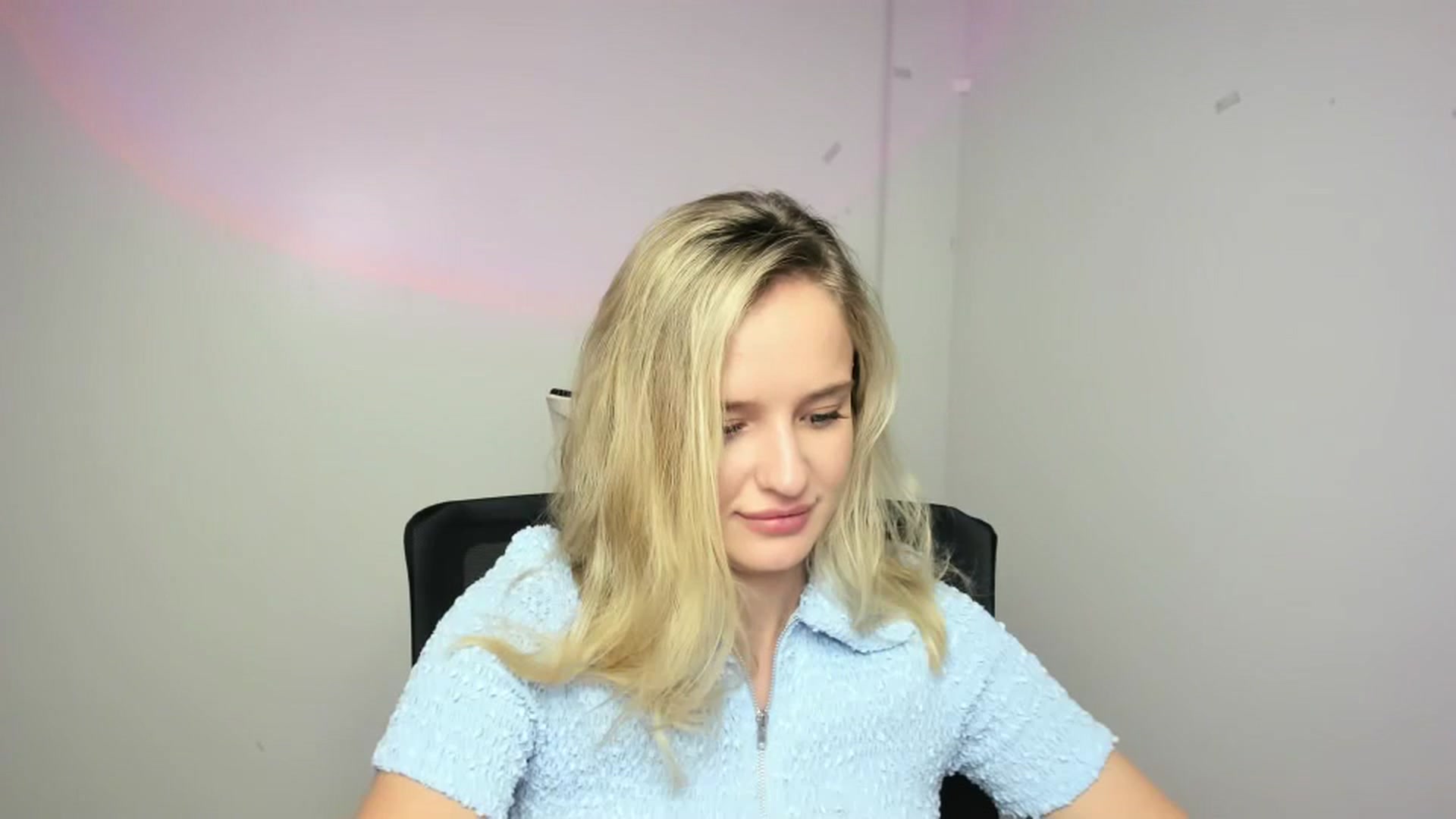 Gallery image thumbnail from Bella_amorere's myfreecams stream on, 09/13/2024, 15:48 image 18 of 20