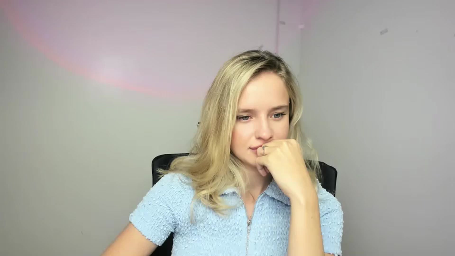 Gallery image thumbnail from Bella_amorere's myfreecams stream on, 09/13/2024, 15:48 image 10 of 20