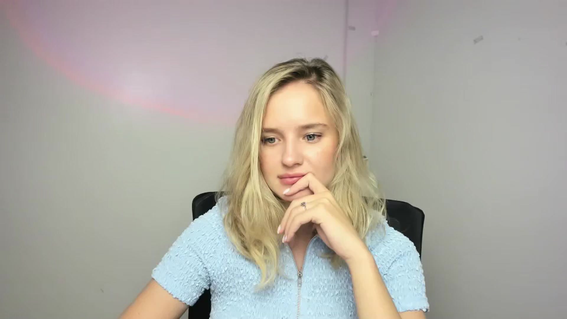 Gallery image thumbnail from Bella_amorere's myfreecams stream on, 09/13/2024, 15:48 image 3 of 20