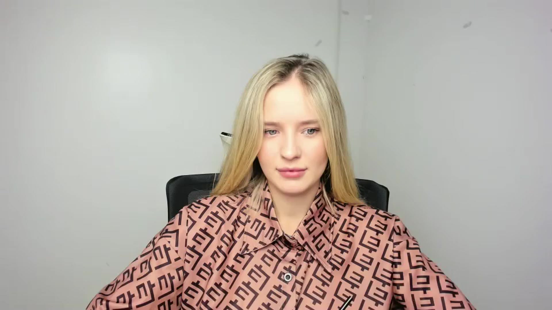 Gallery image thumbnail from Bella_amorere's myfreecams stream on, 09/15/2024, 12:35 image 1 of 20