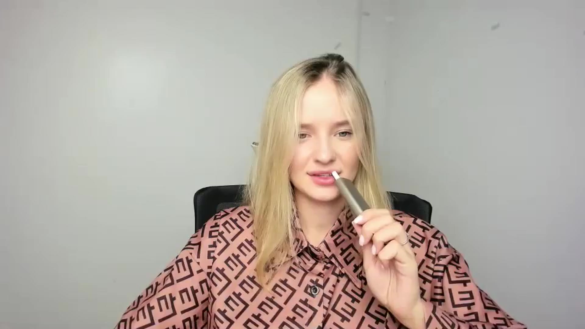 Gallery image thumbnail from Bella_amorere's myfreecams stream on, 09/15/2024, 13:02 image 1 of 20