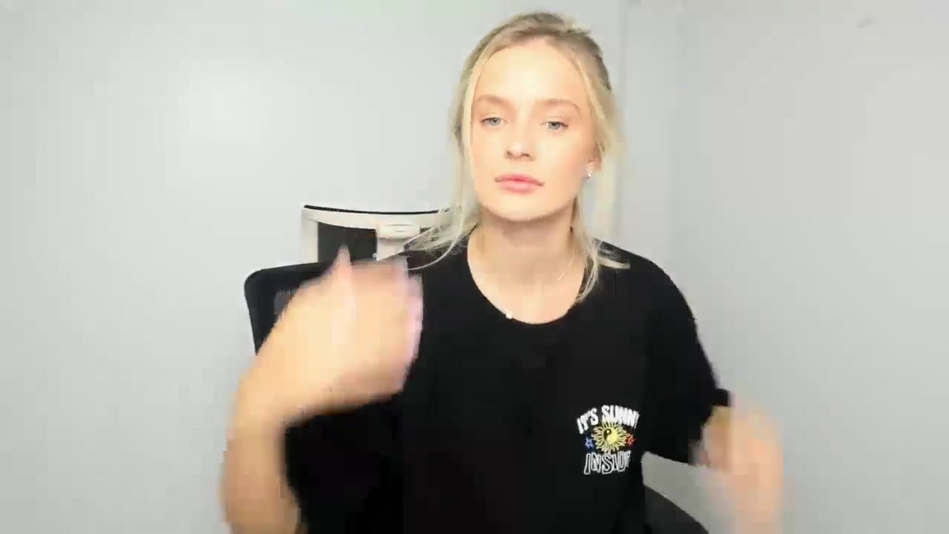 Gallery image thumbnail from Bella_amorere's myfreecams stream on, 09/21/2024, 12:54 image 18 of 20