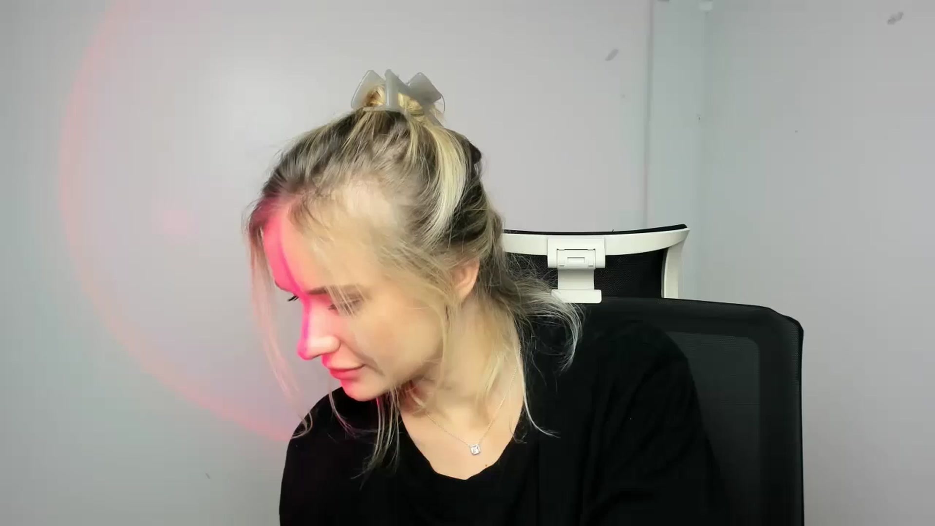 Gallery image thumbnail from Bella_amorere's myfreecams stream on, 09/21/2024, 14:20 image 7 of 20
