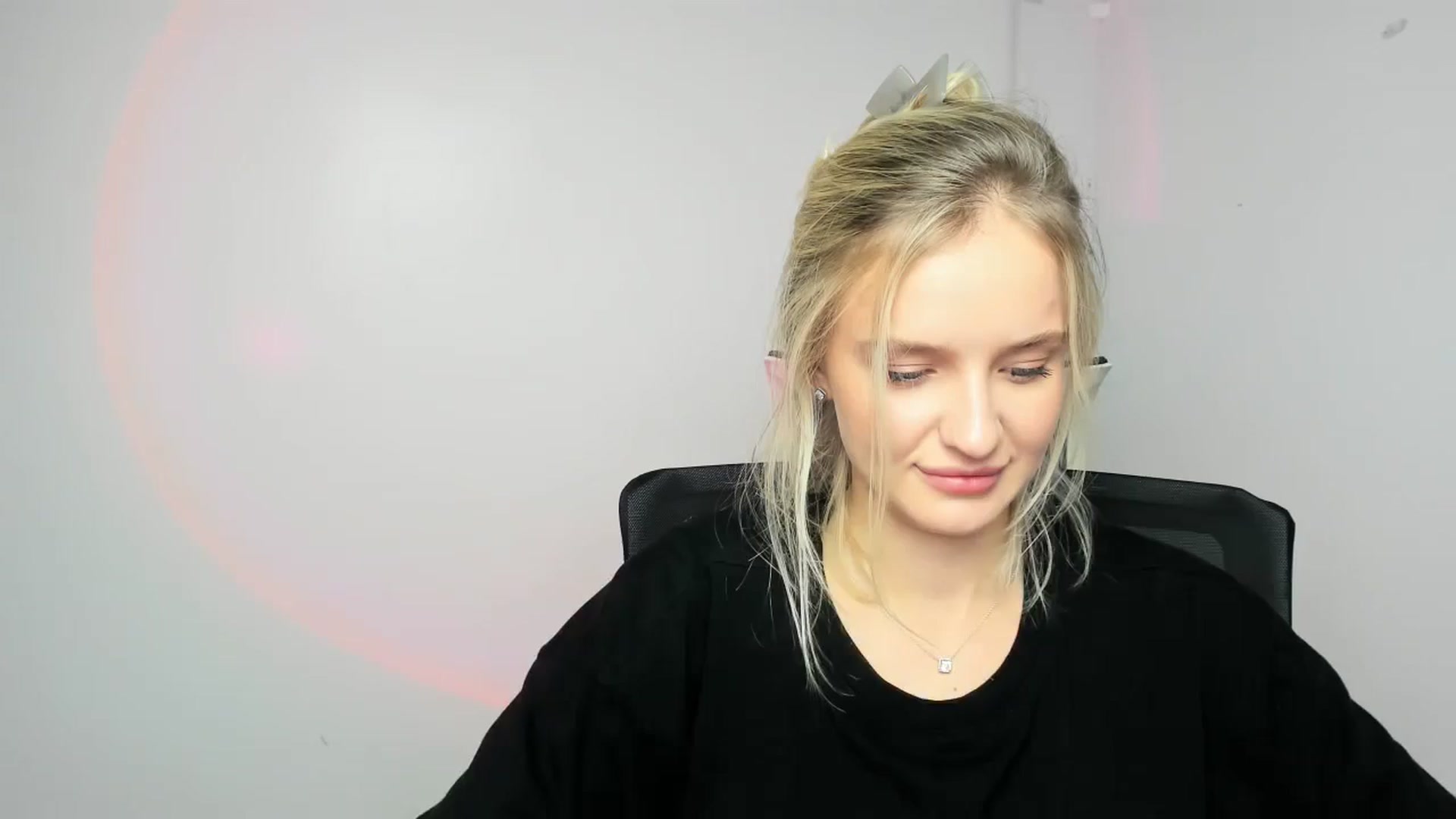 Gallery image thumbnail from Bella_amorere's myfreecams stream on, 09/21/2024, 14:20 image 19 of 20