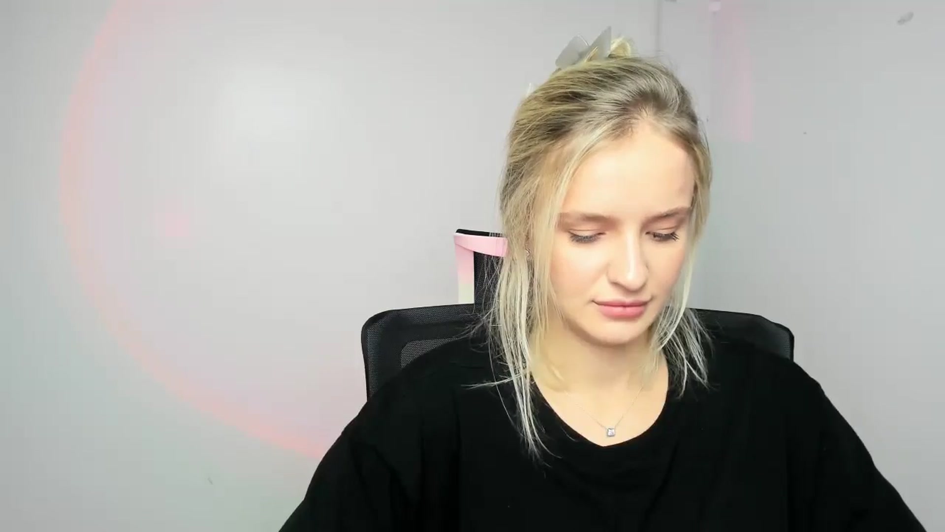 Gallery image thumbnail from Bella_amorere's myfreecams stream on, 09/21/2024, 14:57 image 8 of 20