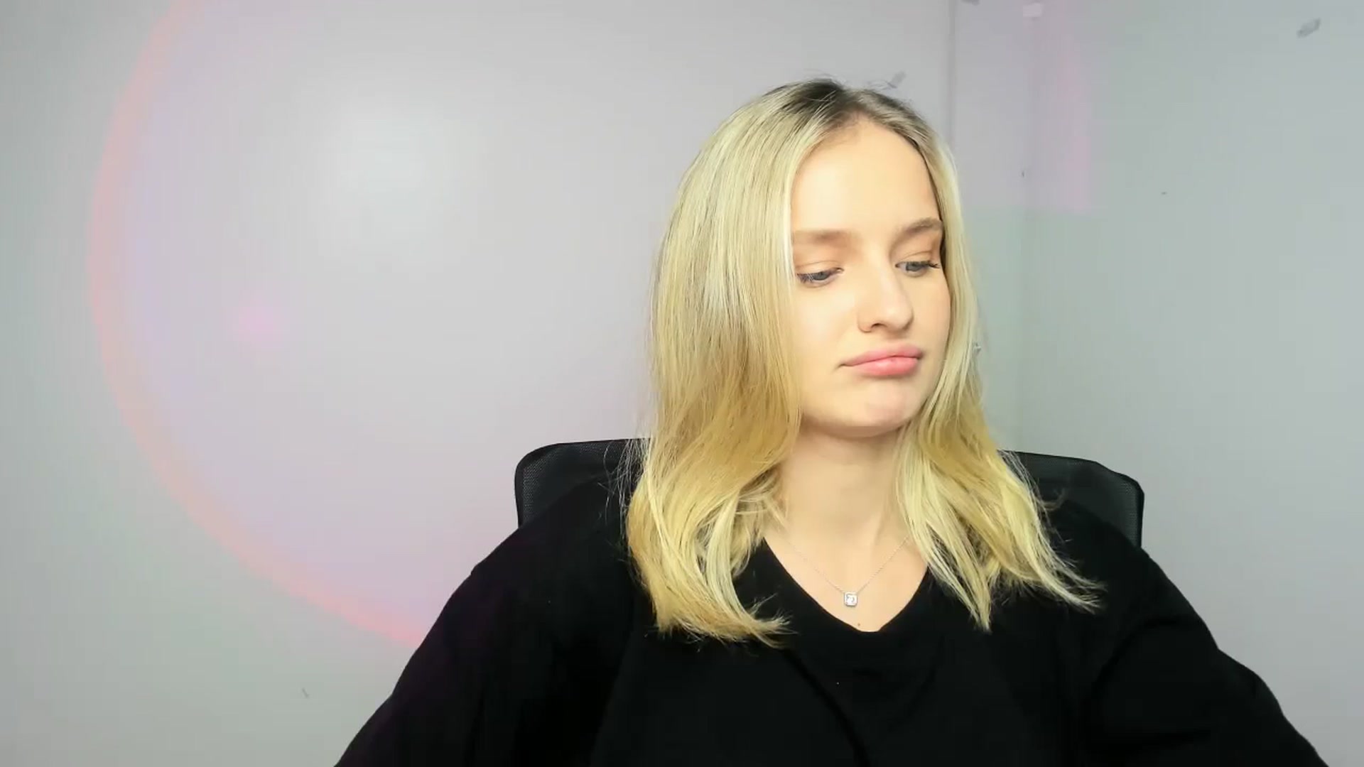Gallery image thumbnail from Bella_amorere's myfreecams stream on, 09/21/2024, 16:47 image 19 of 20