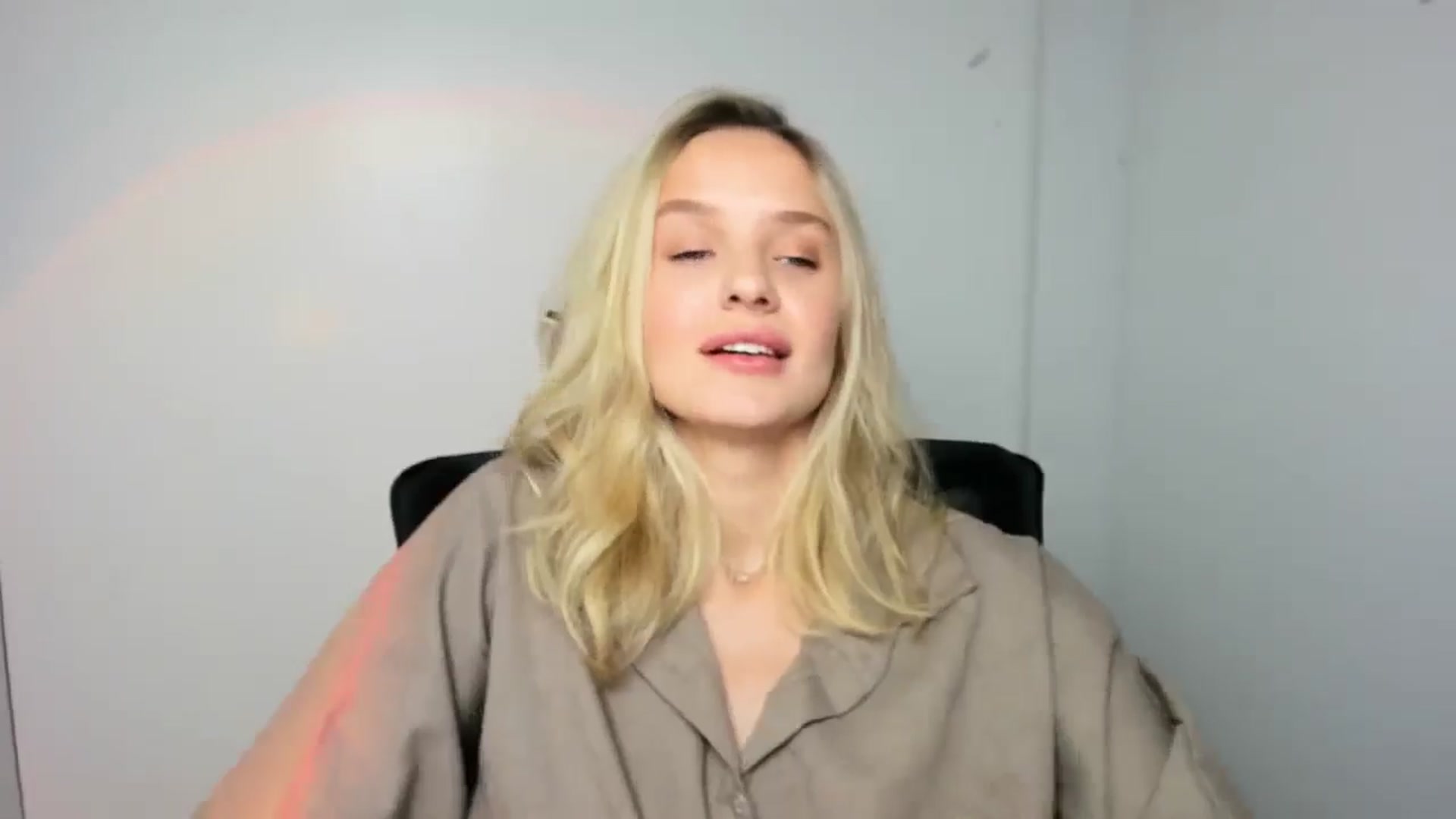 Gallery image thumbnail from Bella_amorere's myfreecams stream on, 09/22/2024, 14:19 image 17 of 20