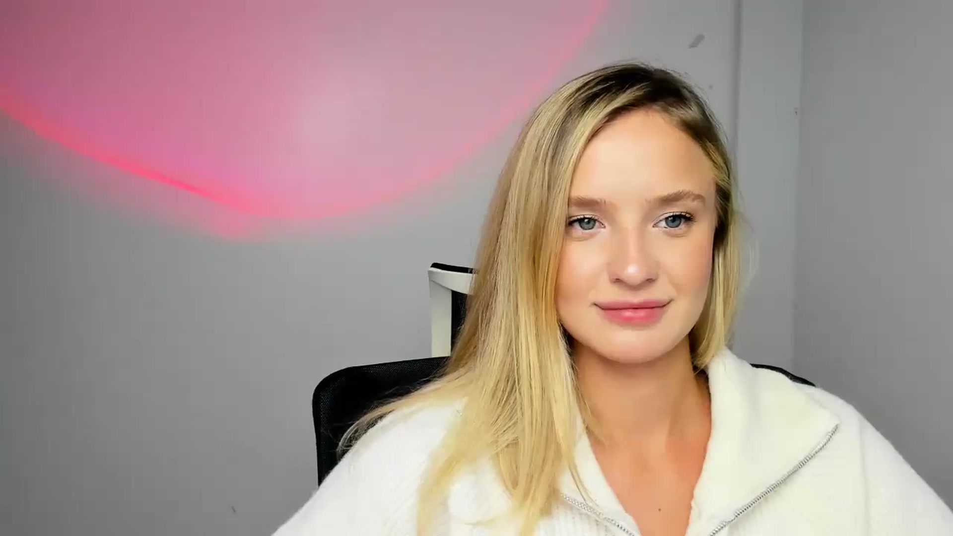 Gallery image thumbnail from Bella_amorere's myfreecams stream on, 10/19/2024, 12:30 image 20 of 20