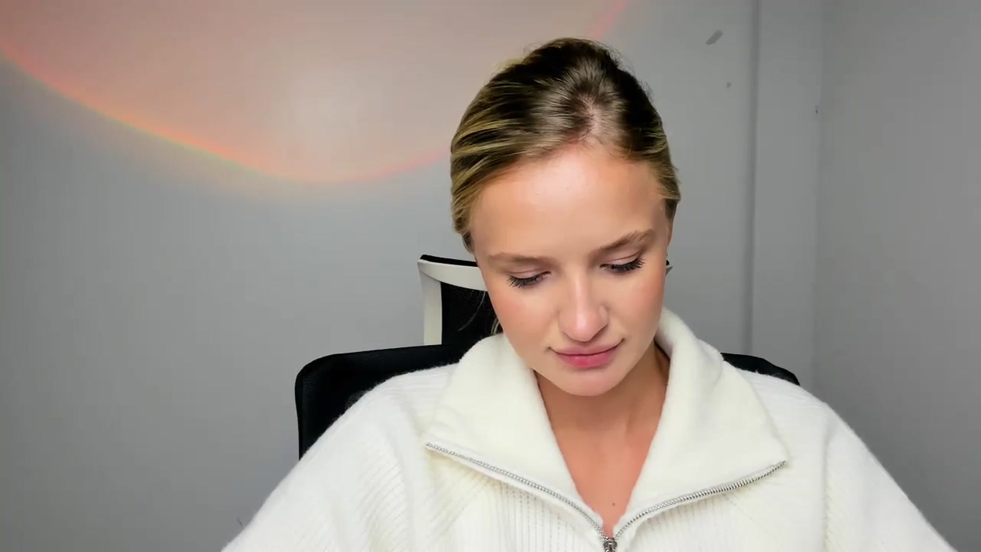 Gallery image thumbnail from Bella_amorere's myfreecams stream on, 10/19/2024, 16:46 image 19 of 20