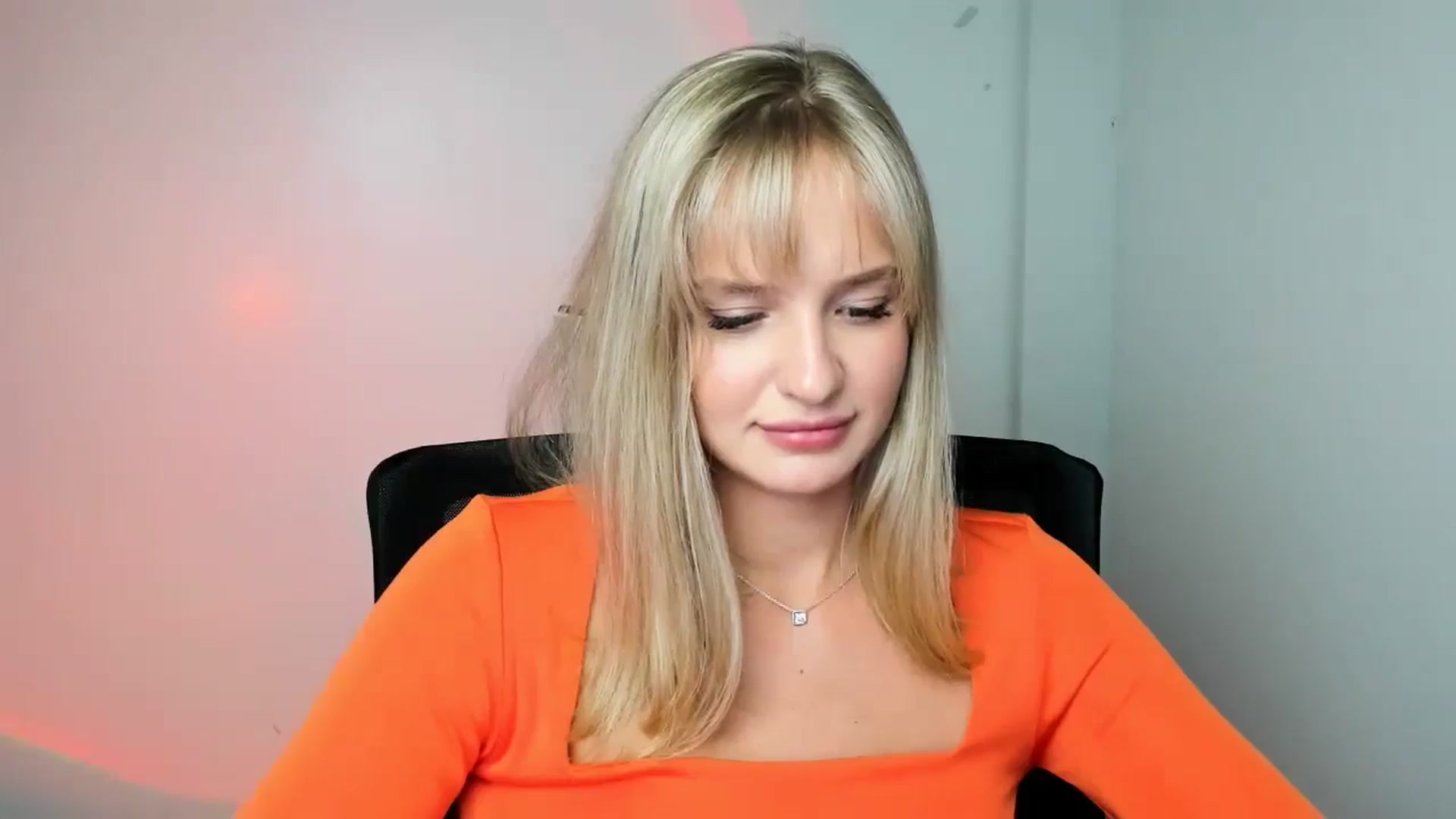 Gallery image thumbnail from Bella_amorere's myfreecams stream on, 10/24/2024, 14:26 image 16 of 20