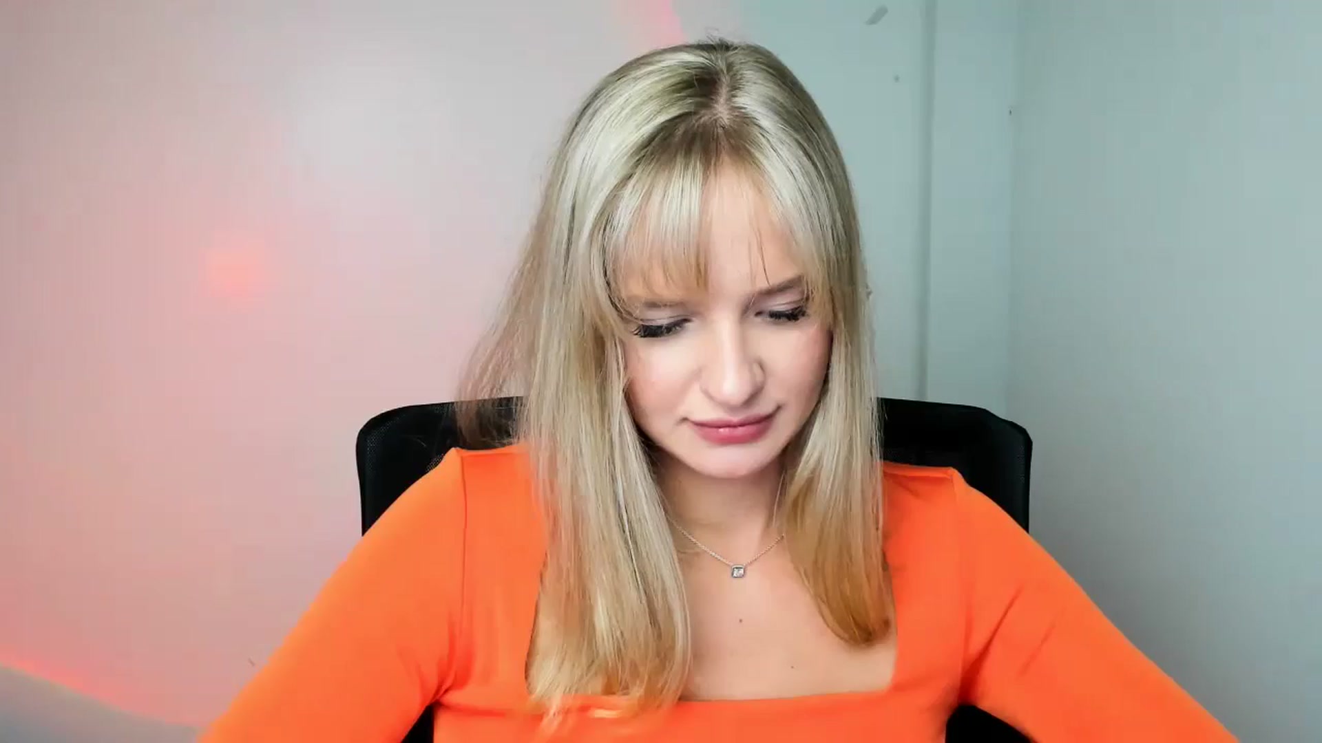 Gallery image thumbnail from Bella_amorere's myfreecams stream on, 10/24/2024, 14:26 image 17 of 20