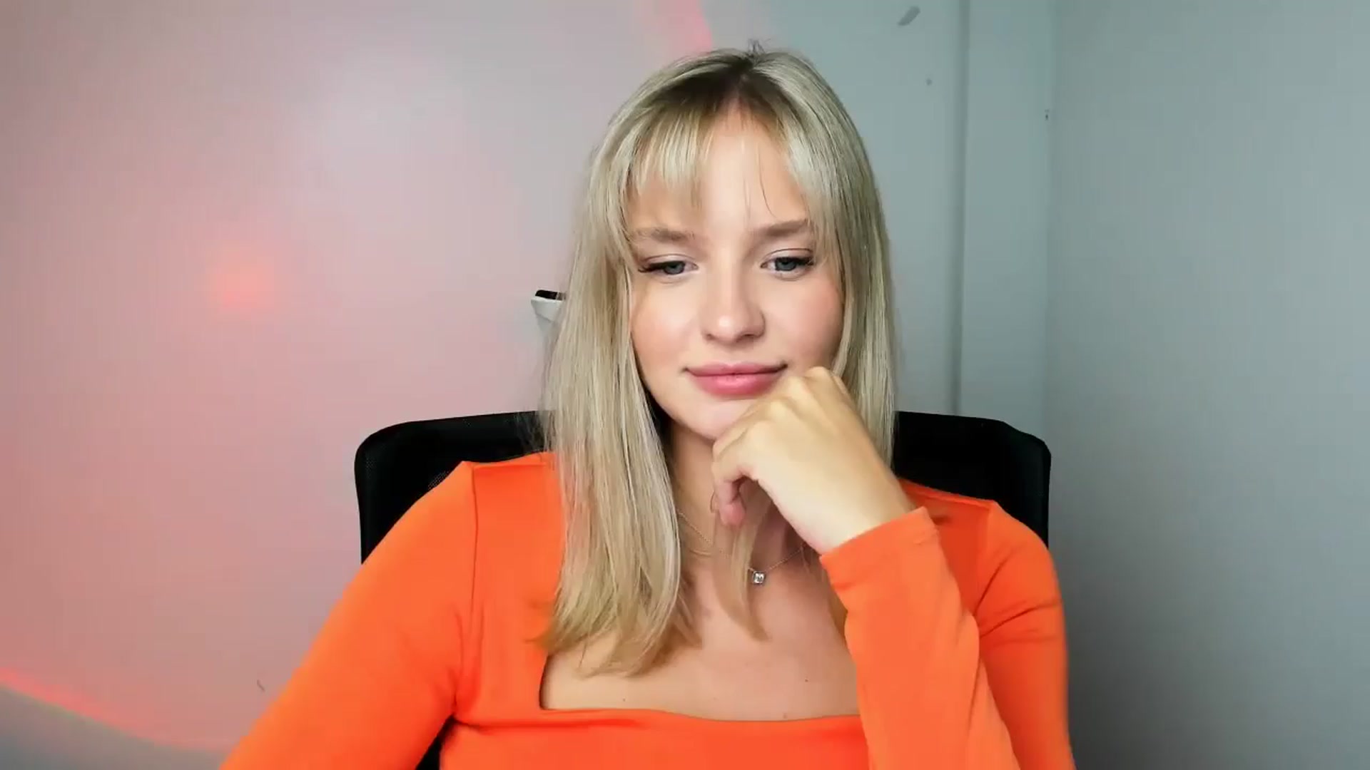 Gallery image thumbnail from Bella_amorere's myfreecams stream on, 10/24/2024, 14:26 image 11 of 20