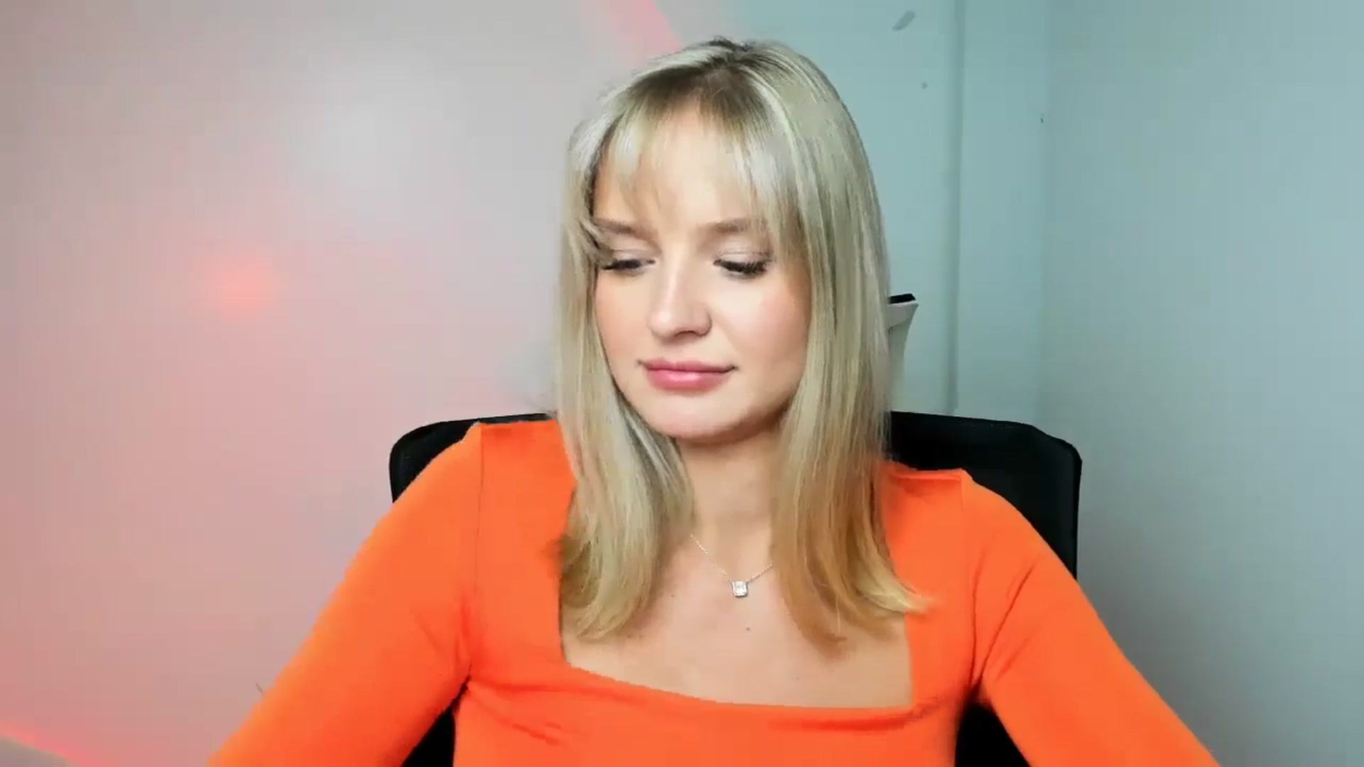 Gallery image thumbnail from Bella_amorere's myfreecams stream on, 10/24/2024, 15:00 image 15 of 20