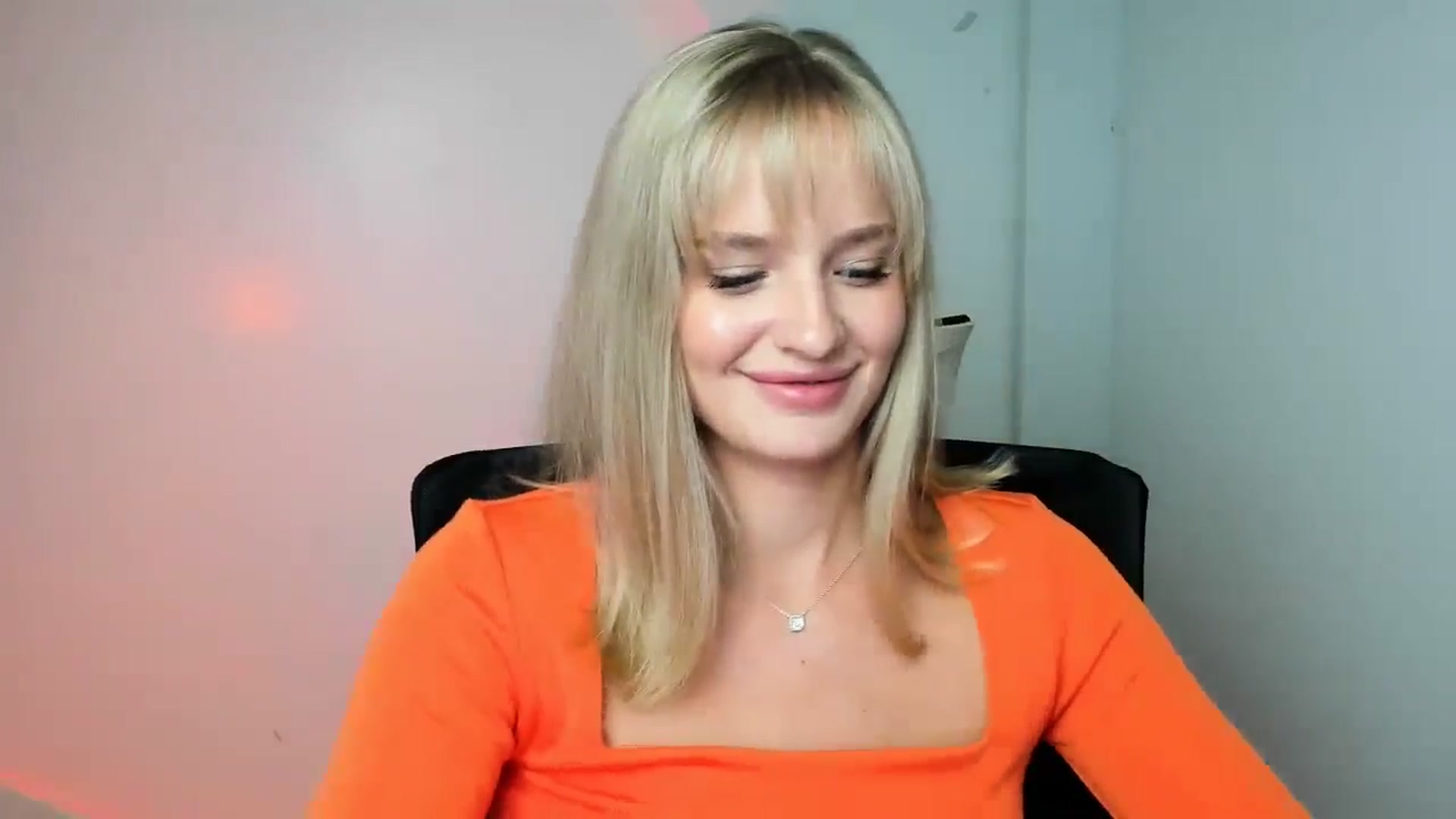 Gallery image thumbnail from Bella_amorere's myfreecams stream on, 10/24/2024, 15:00 image 14 of 20