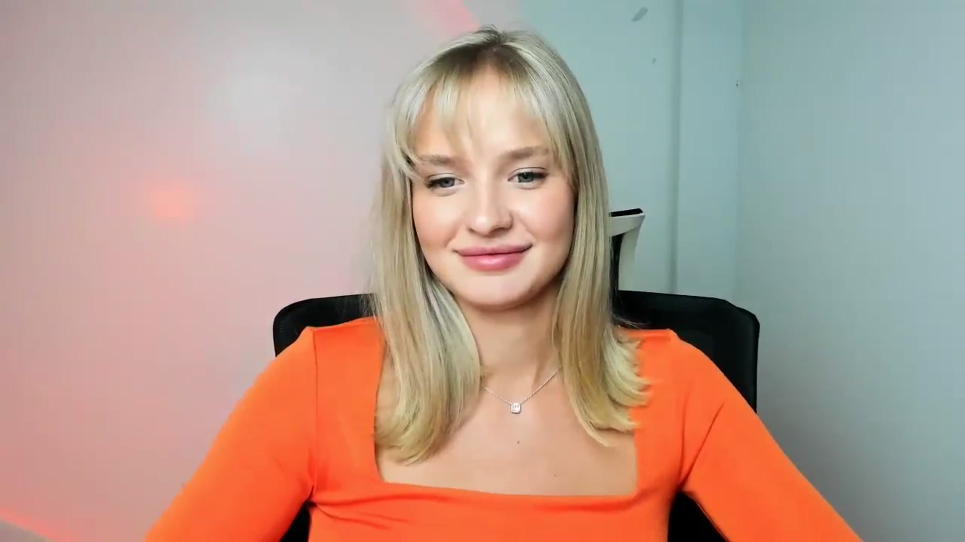 Gallery image thumbnail from Bella_amorere's myfreecams stream on, 10/24/2024, 15:00 image 17 of 20