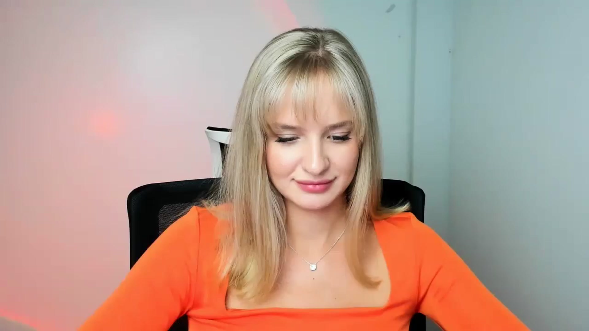 Gallery image thumbnail from Bella_amorere's myfreecams stream on, 10/24/2024, 15:00 image 1 of 20