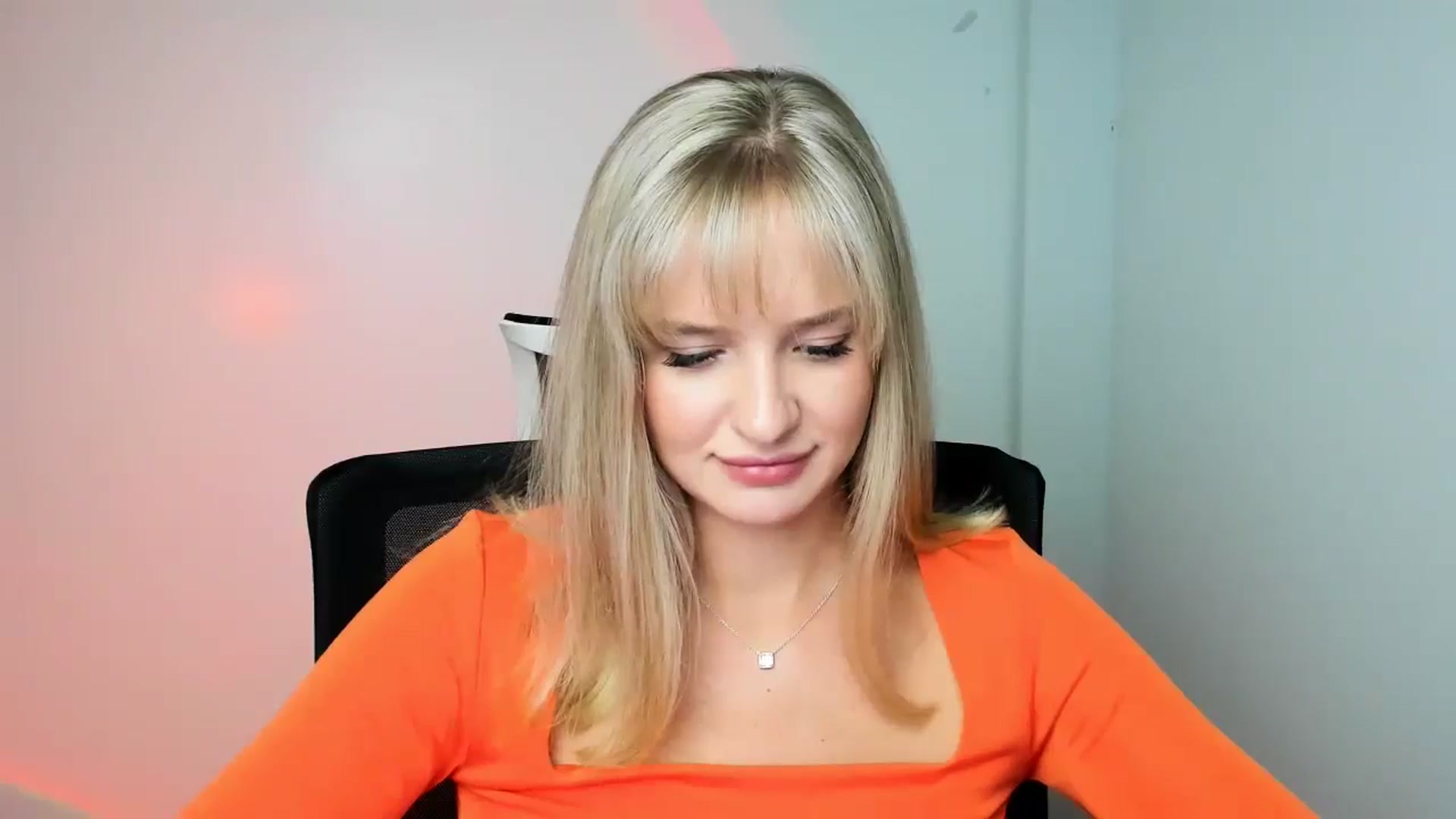 Gallery image thumbnail from Bella_amorere's myfreecams stream on, 10/24/2024, 15:00 image 2 of 20