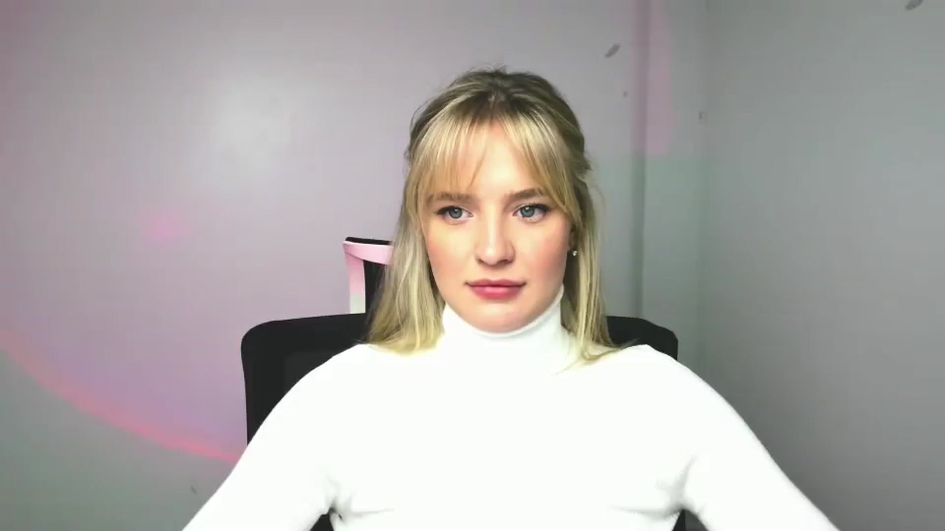 Gallery image thumbnail from Bella_amorere's myfreecams stream on, 11/24/2024, 14:23 image 16 of 20