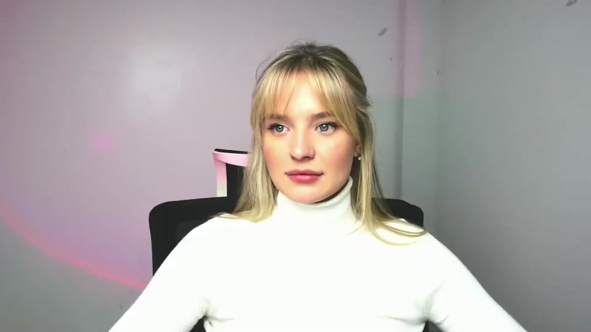 Gallery image thumbnail from Bella_amorere's myfreecams stream on, 11/24/2024, 14:23 image 18 of 20