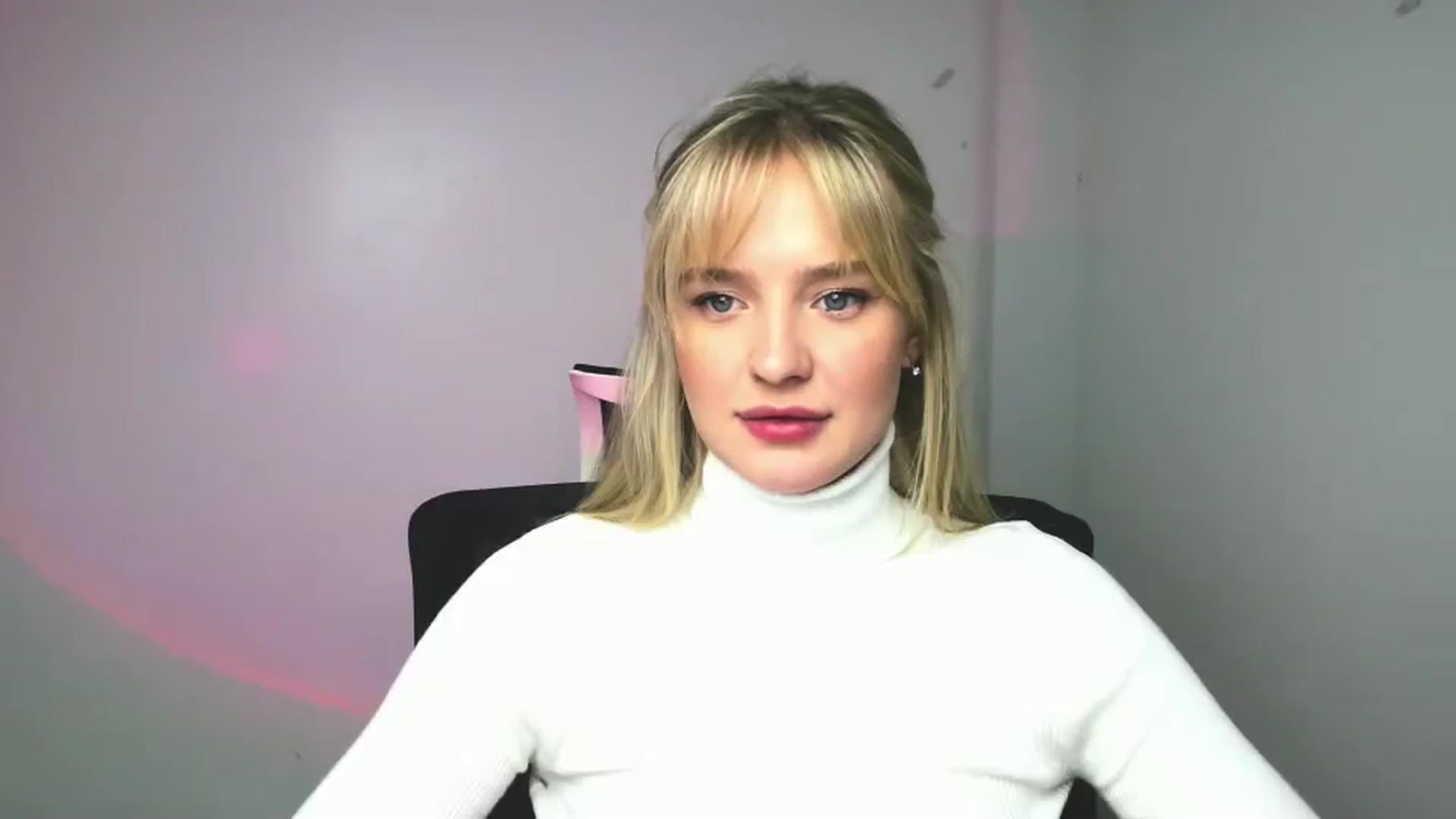 Gallery image thumbnail from Bella_amorere's myfreecams stream on, 11/24/2024, 14:23 image 7 of 20