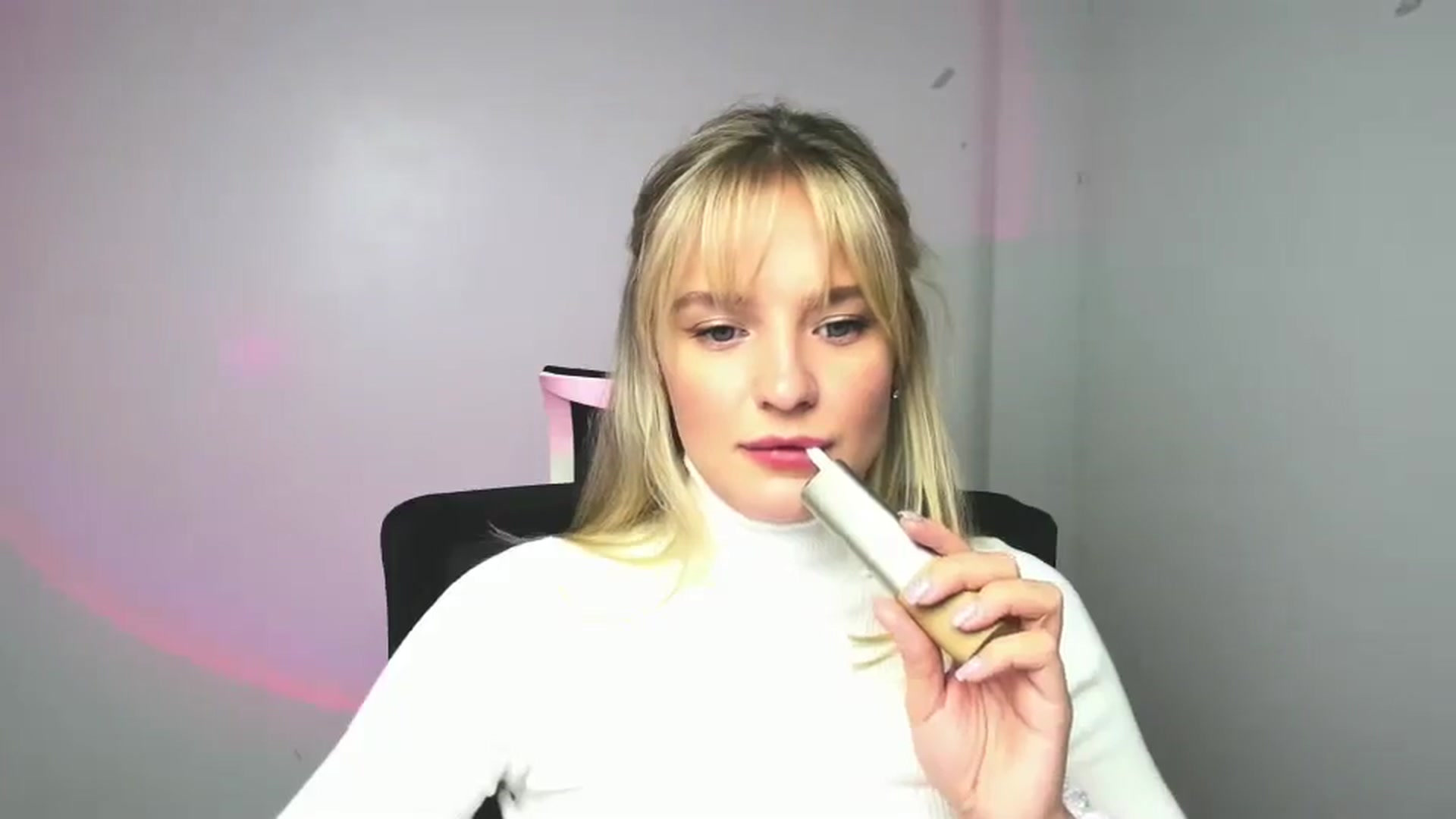 Gallery image thumbnail from Bella_amorere's myfreecams stream on, 11/24/2024, 14:23 image 19 of 20