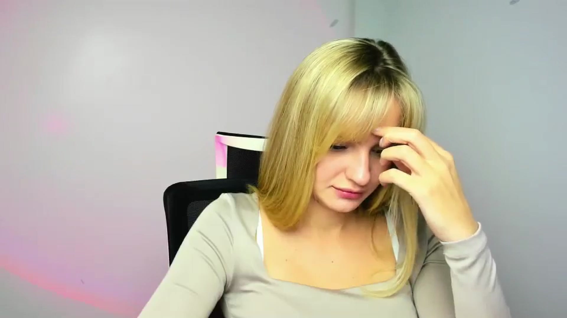 Gallery image thumbnail from Bella_amorere's myfreecams stream on, 11/27/2024, 14:48 image 2 of 20