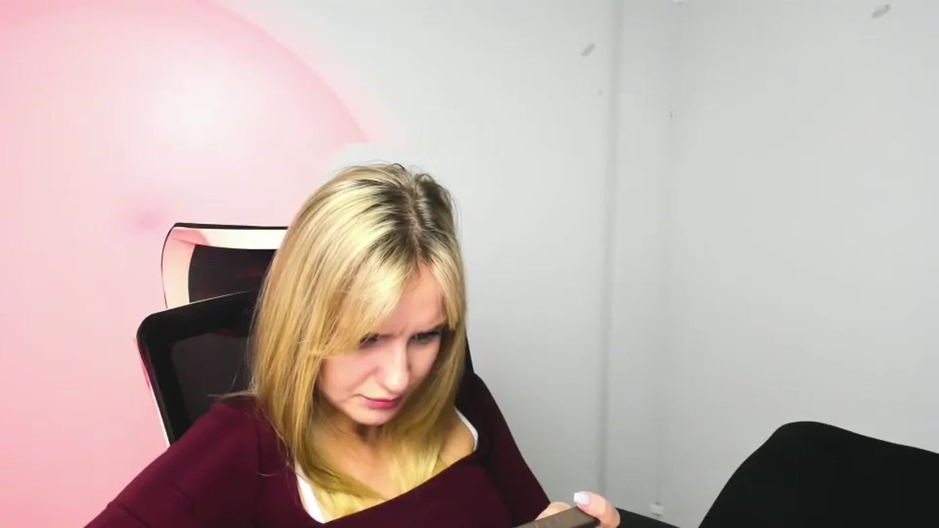 Gallery image thumbnail from Bella_amorere's myfreecams stream on, 11/30/2024, 14:06 image 5 of 20