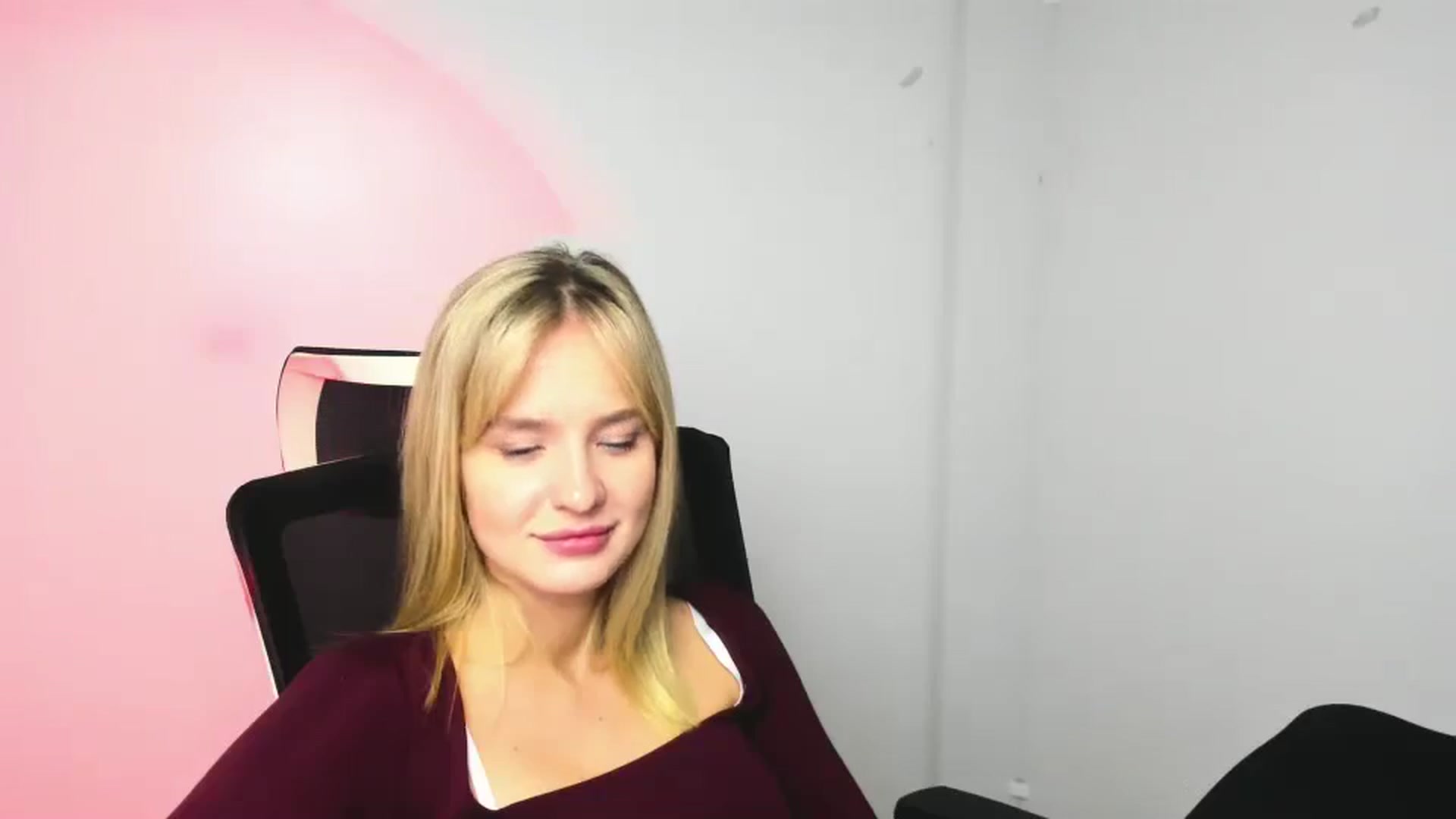 Gallery image thumbnail from Bella_amorere's myfreecams stream on, 11/30/2024, 14:06 image 8 of 20