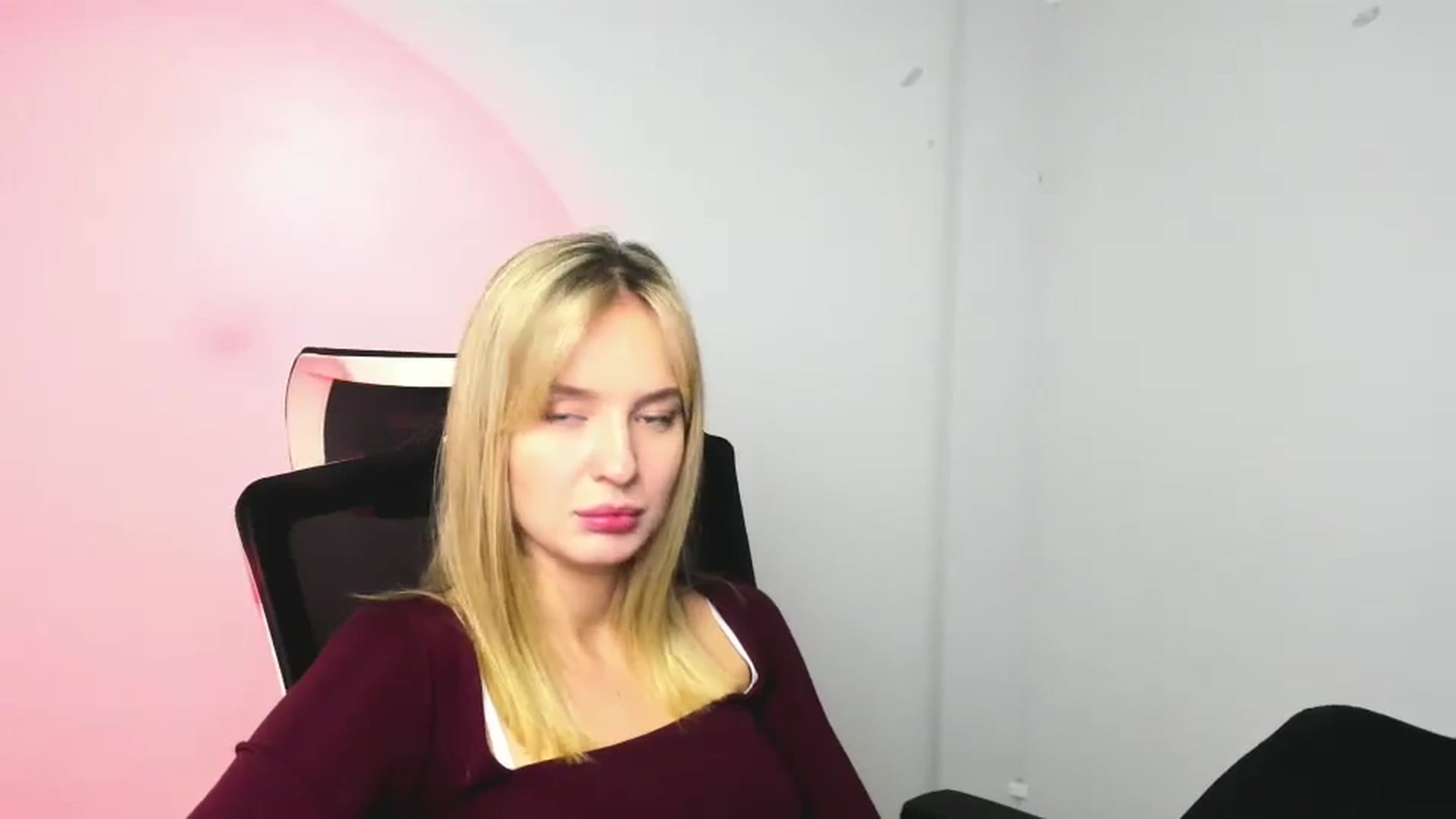 Gallery image thumbnail from Bella_amorere's myfreecams stream on, 11/30/2024, 14:06 image 3 of 20