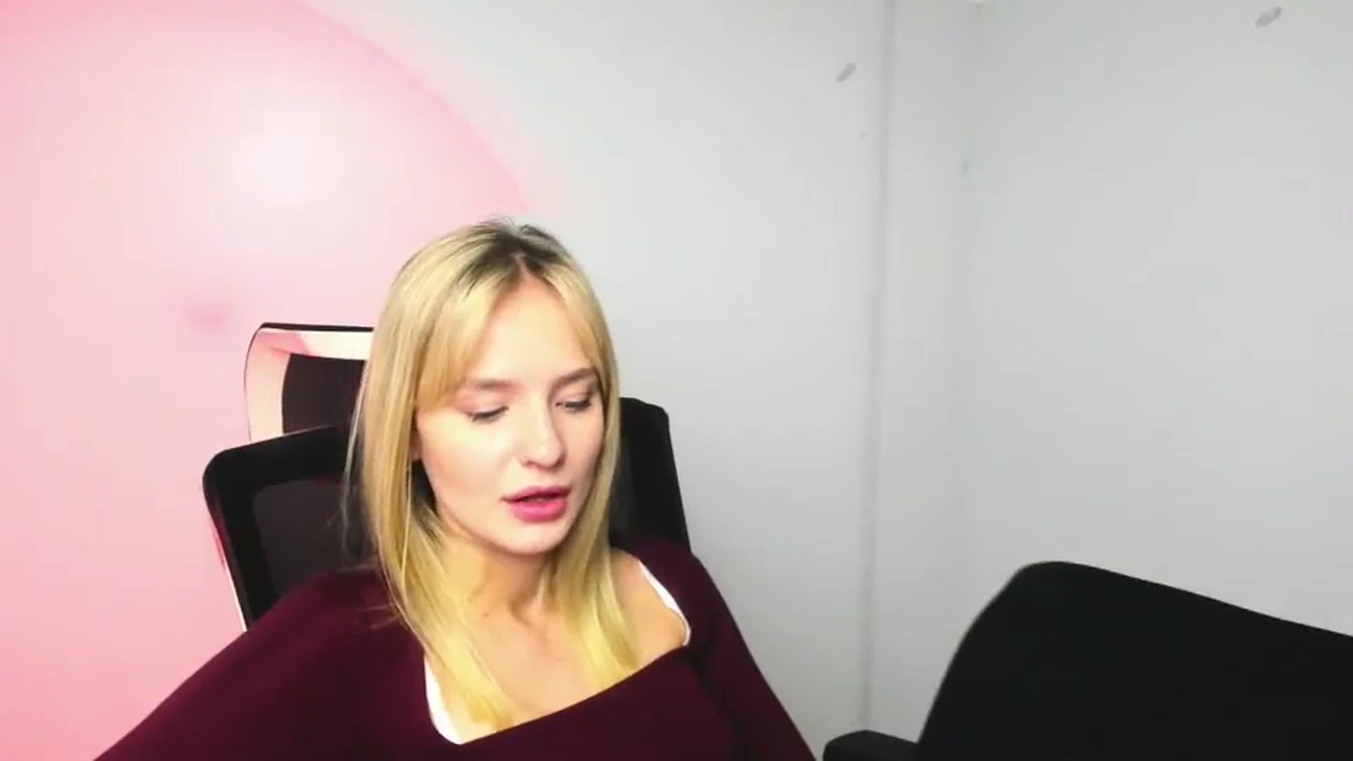 Gallery image thumbnail from Bella_amorere's myfreecams stream on, 11/30/2024, 14:06 image 6 of 20