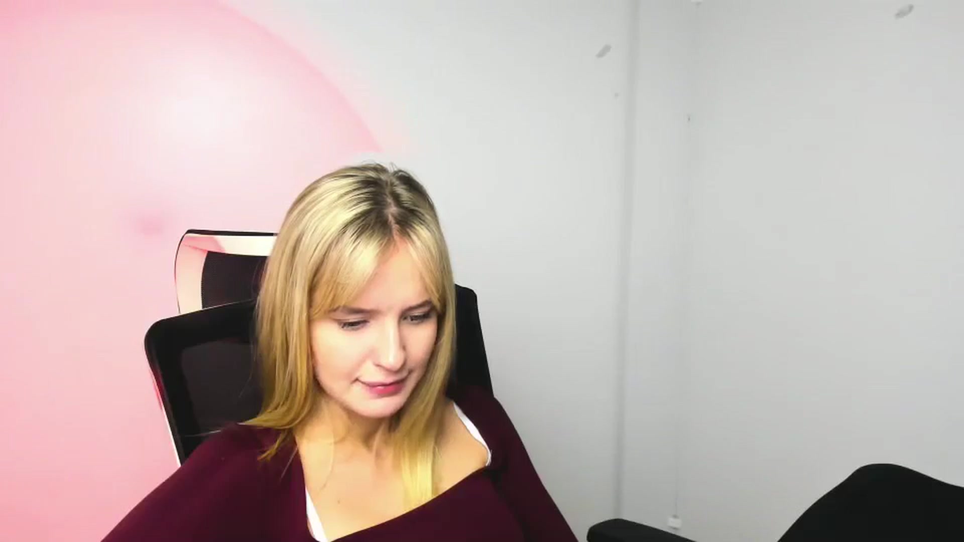Gallery image thumbnail from Bella_amorere's myfreecams stream on, 11/30/2024, 14:06 image 7 of 20