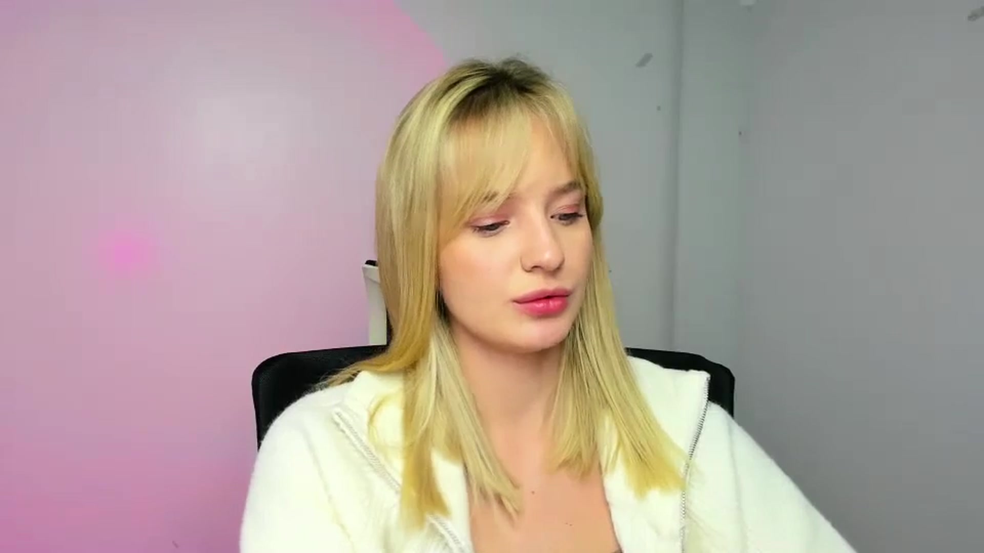 Gallery image thumbnail from Bella_amorere's myfreecams stream on, 12/05/2024, 13:56 image 8 of 20