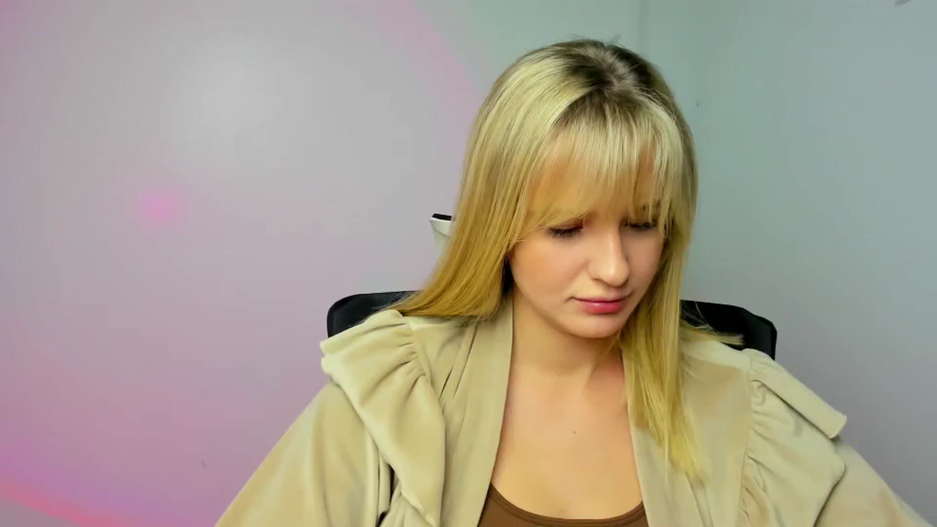 Gallery image thumbnail from Bella_amorere's myfreecams stream on, 12/06/2024, 13:27 image 20 of 20